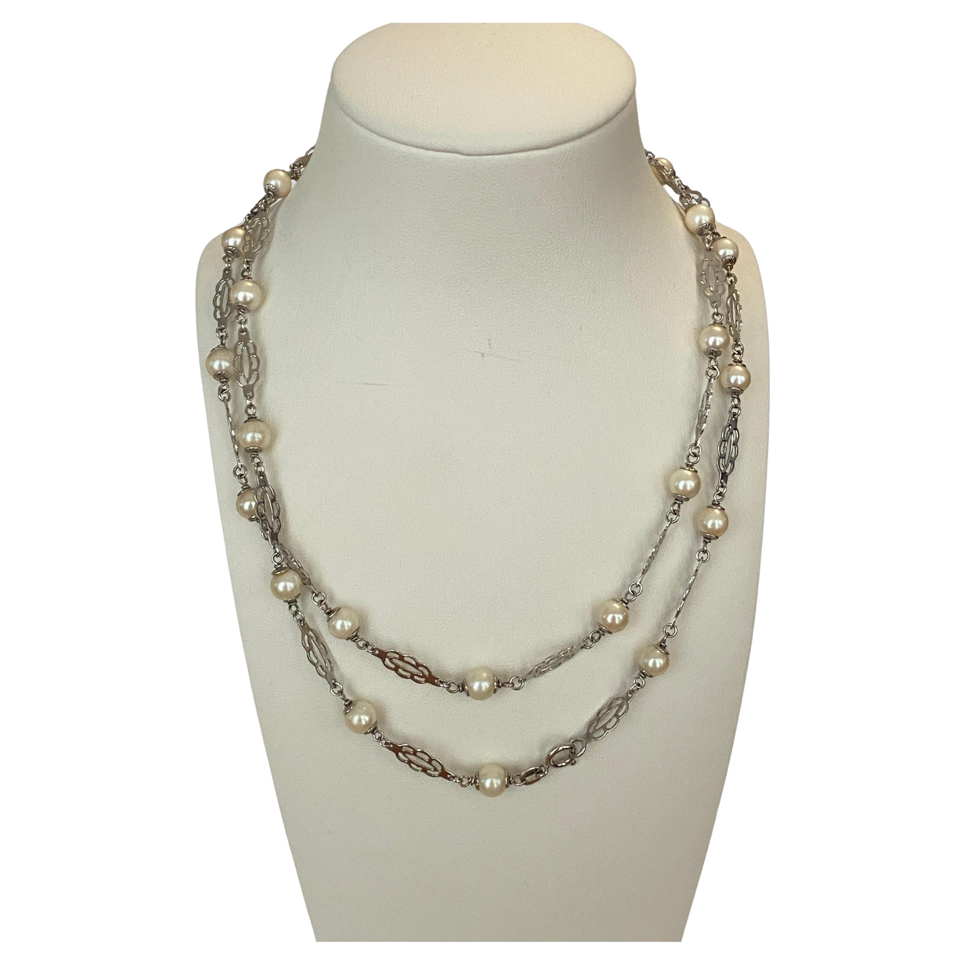 14 KT Weißgold-Halskette Sautoir mit Perlen im Angebot