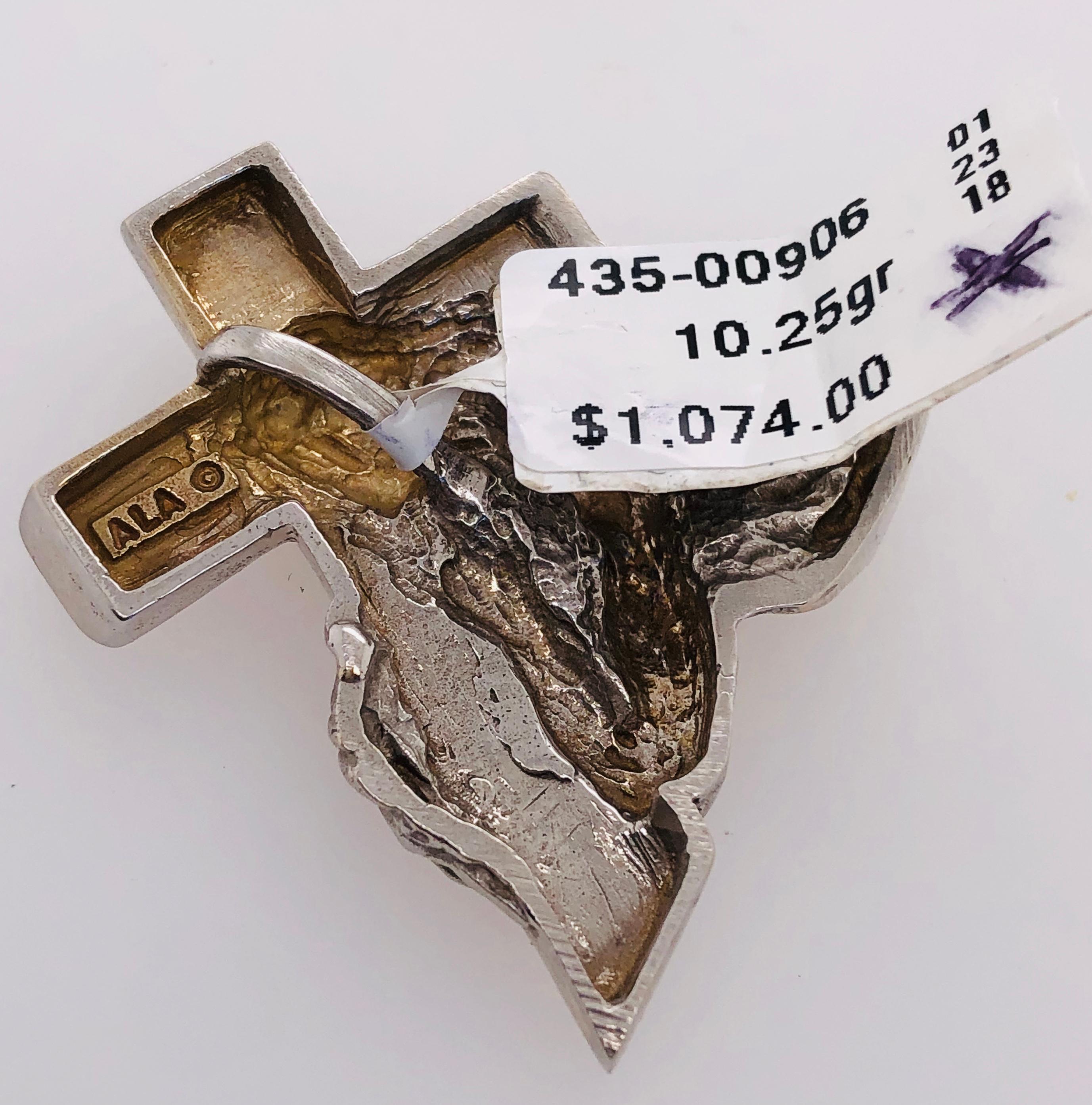 Pendentif religieux en or blanc 14 carats Unisexe en vente