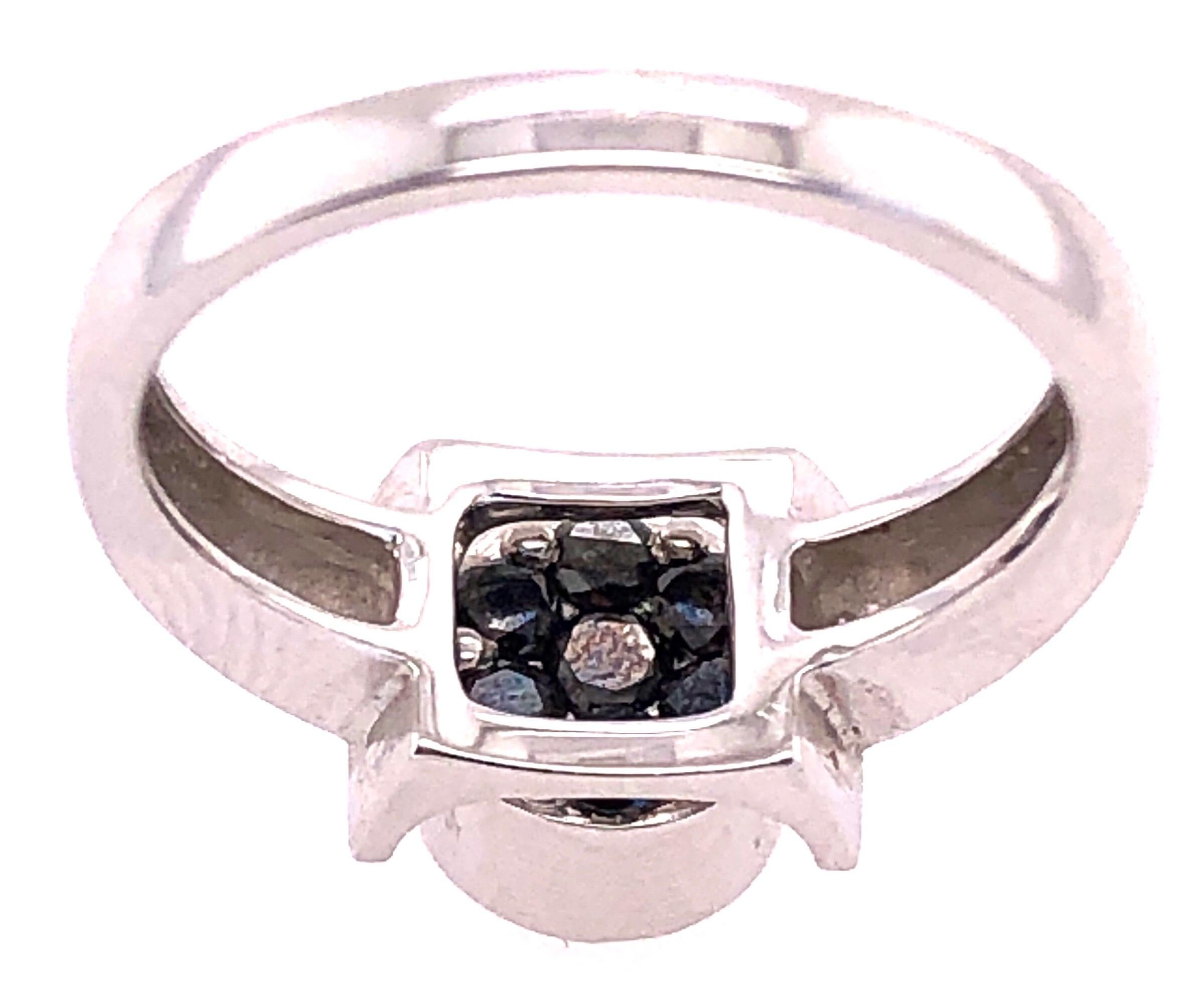 14 Karat White Gold Reversible Ring with Both Diamonds and Black Sapphires For Sale 4
