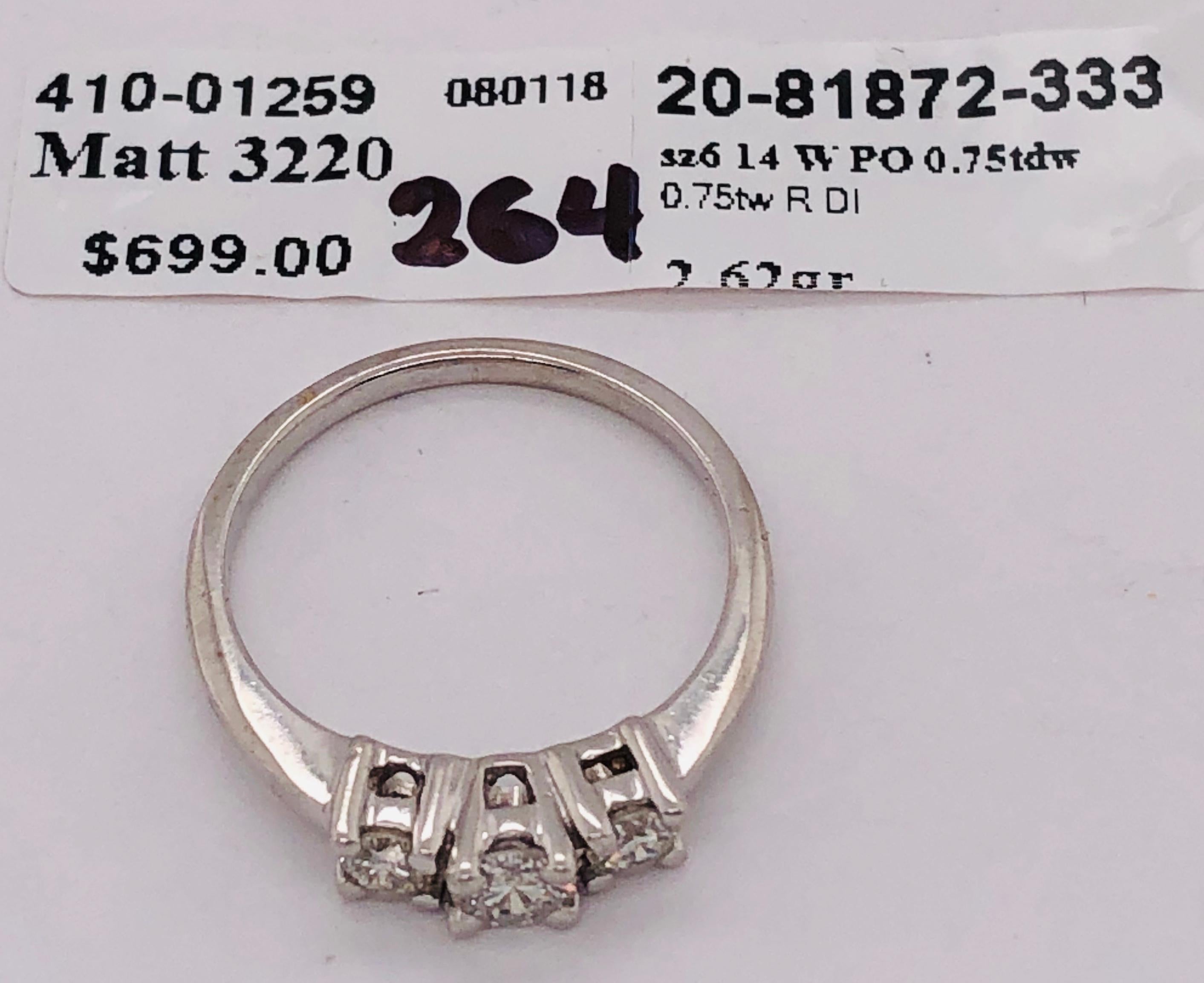 14 Karat Gold Three-Stone Diamond Engagement Anniversary Bridal Ring 0.75 TDW For Sale 4