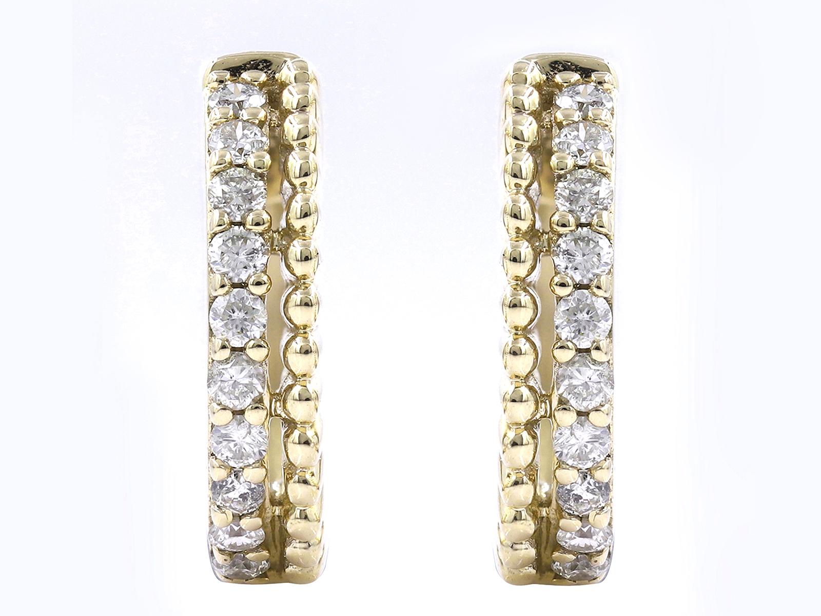 14 kt. Oro giallo - Orecchini a cerchio a doppia fila con diamante (naturale) da 0,21 carati
Materiale:  Oro giallo 14KT
Peso dell'oro: 2,22 grammi
Dimensioni dell'orecchino: 12.84mmX12.89mmX2.81mm
Incastonato con : Diamante 
A. Stone : 20 diamanti