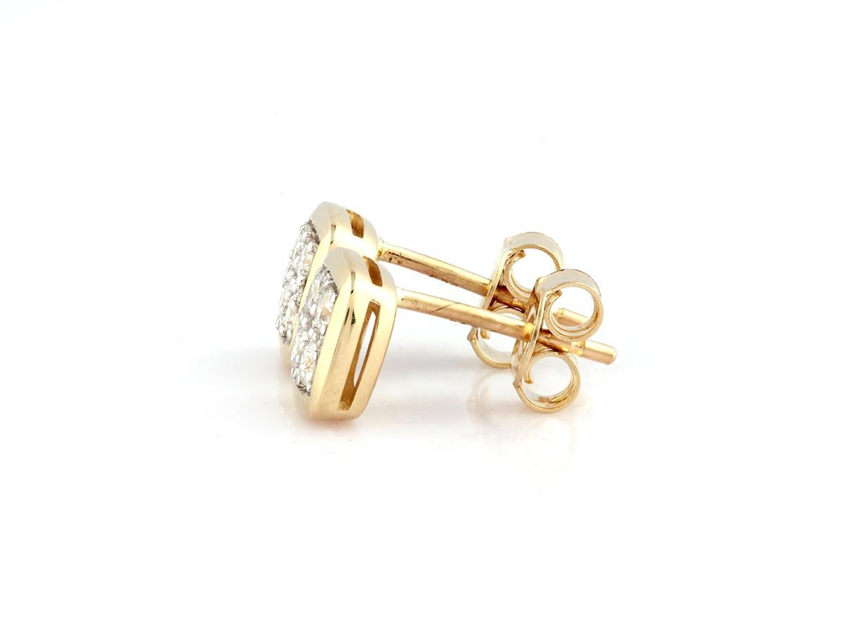 Taglio brillante 14KT Yellow Gold Cushion-Shaped Diamond Cluster Stud Earrings in vendita