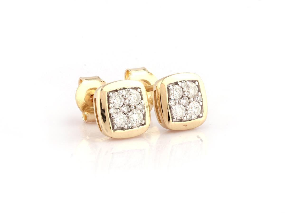 14KT Yellow Gold Cushion-Shaped Diamond Cluster Stud Earrings In condizioni Nuovo in vendita a Antwerp, BE