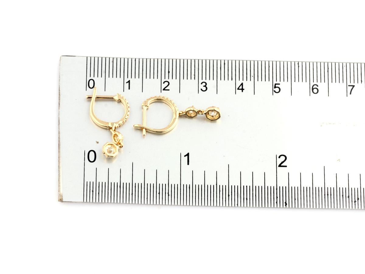 Taglio brillante 14KT Yellow Gold Huggie Hoop Earrings with Bezel-Set Diamond Drops in vendita