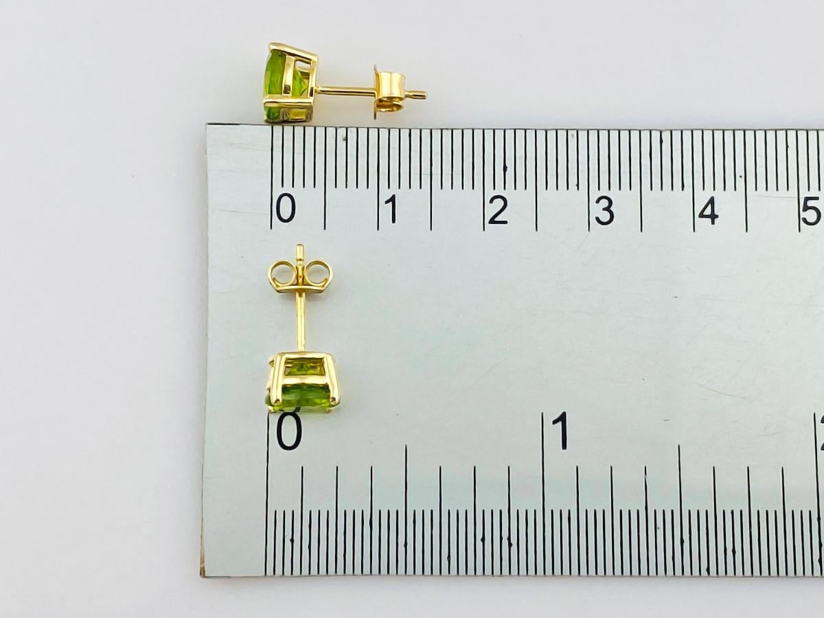 14 kt Yellow gold 2.62ct Peridot 'Lime Zest' Studs in vendita 2