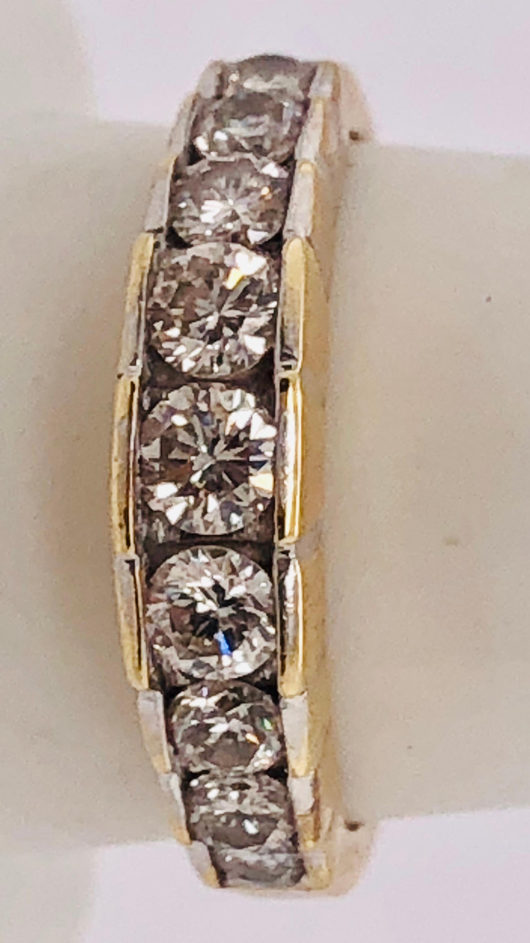 Bague d'anniversaire en or jaune 14 carats et neuf diamants gradués 1,00 TDW Bon état - En vente à Stamford, CT
