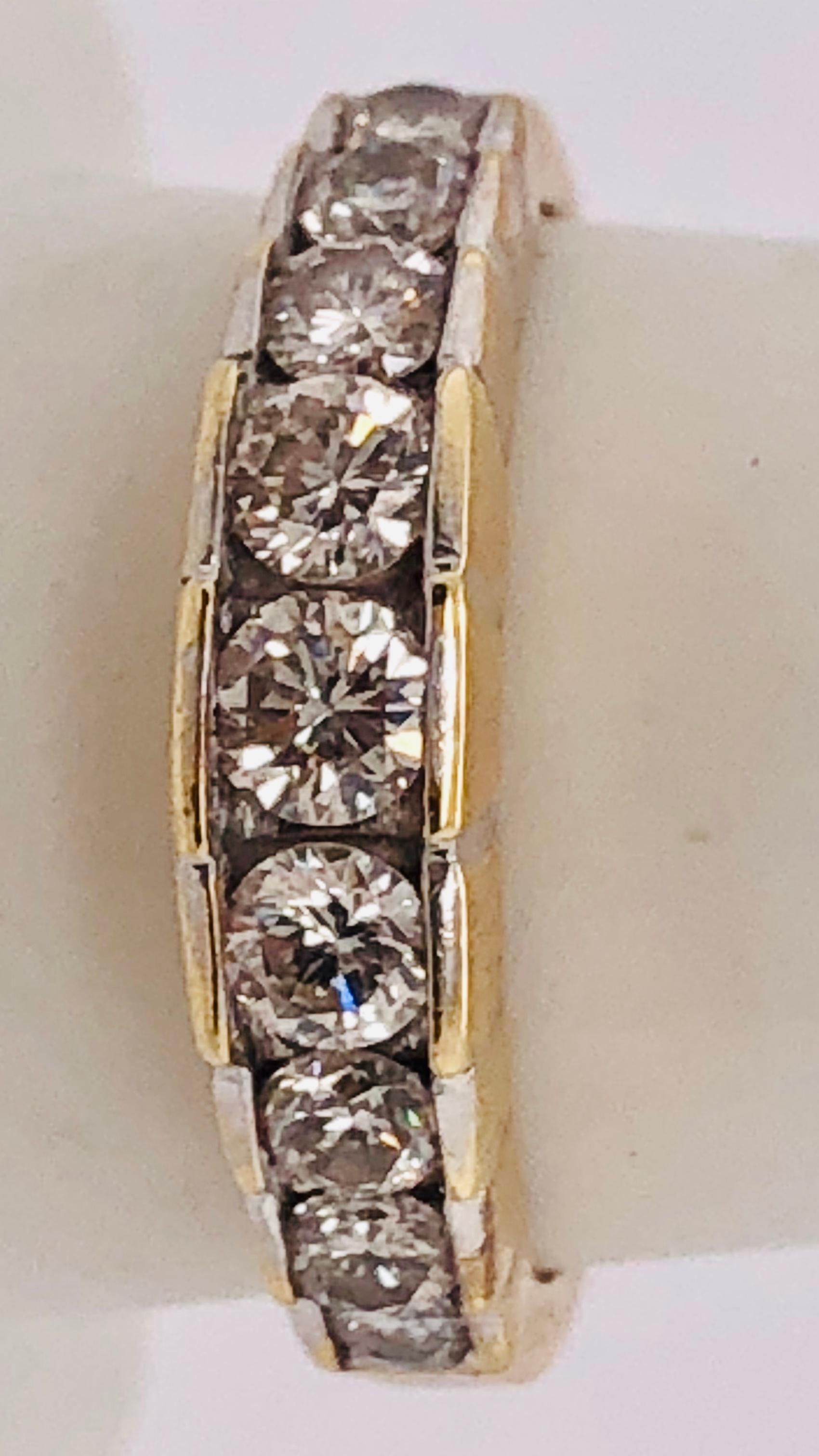 Anello di anniversario in oro giallo 14 carati e nove diamanti graduati 1,00 TDW In condizioni buone in vendita a Manhasset, NY