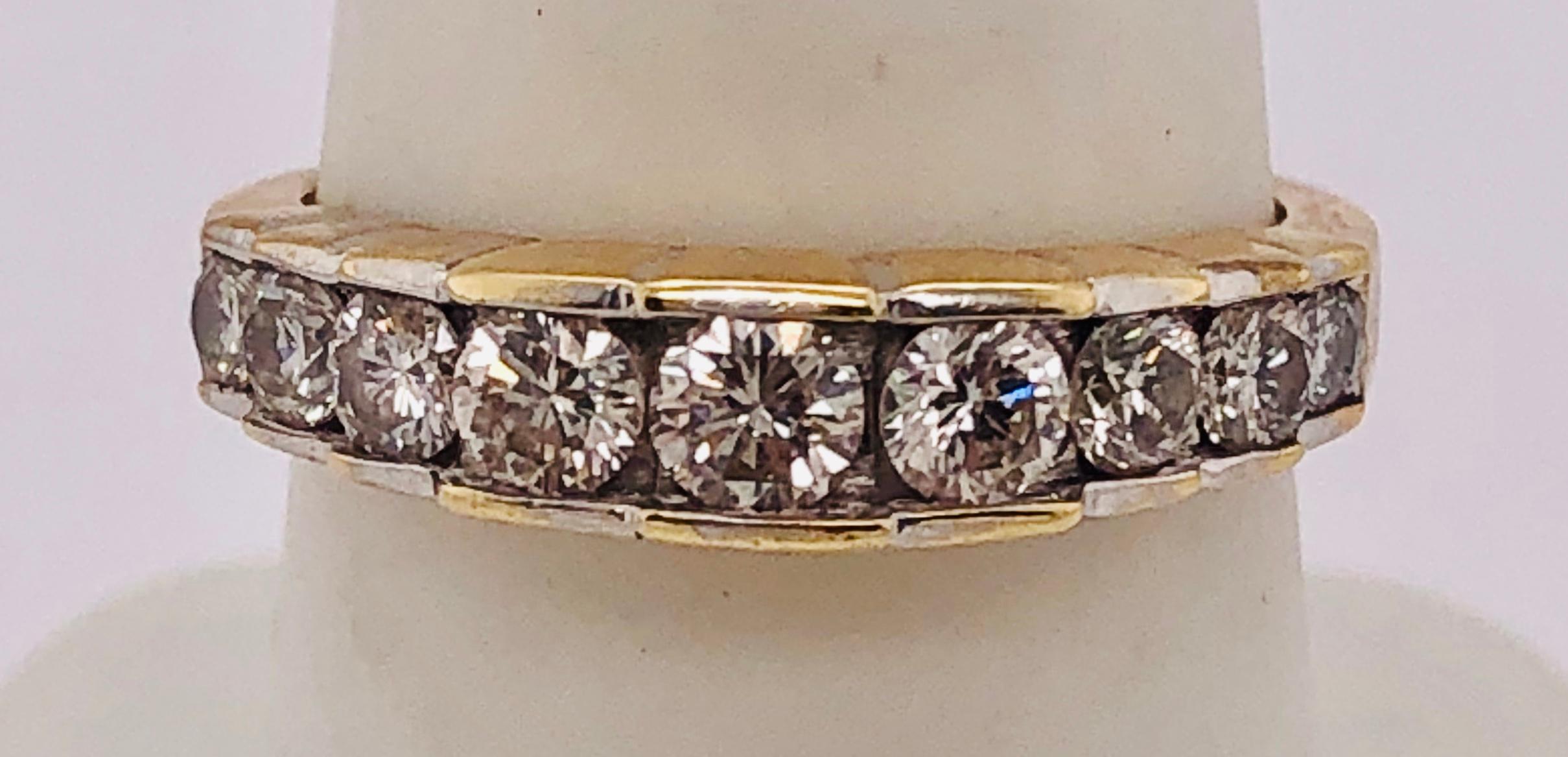 14 Karat Gelbgold Jahrestag-Ring mit abgestuften neun Diamanten 1,00 TDW für Damen oder Herren im Angebot
