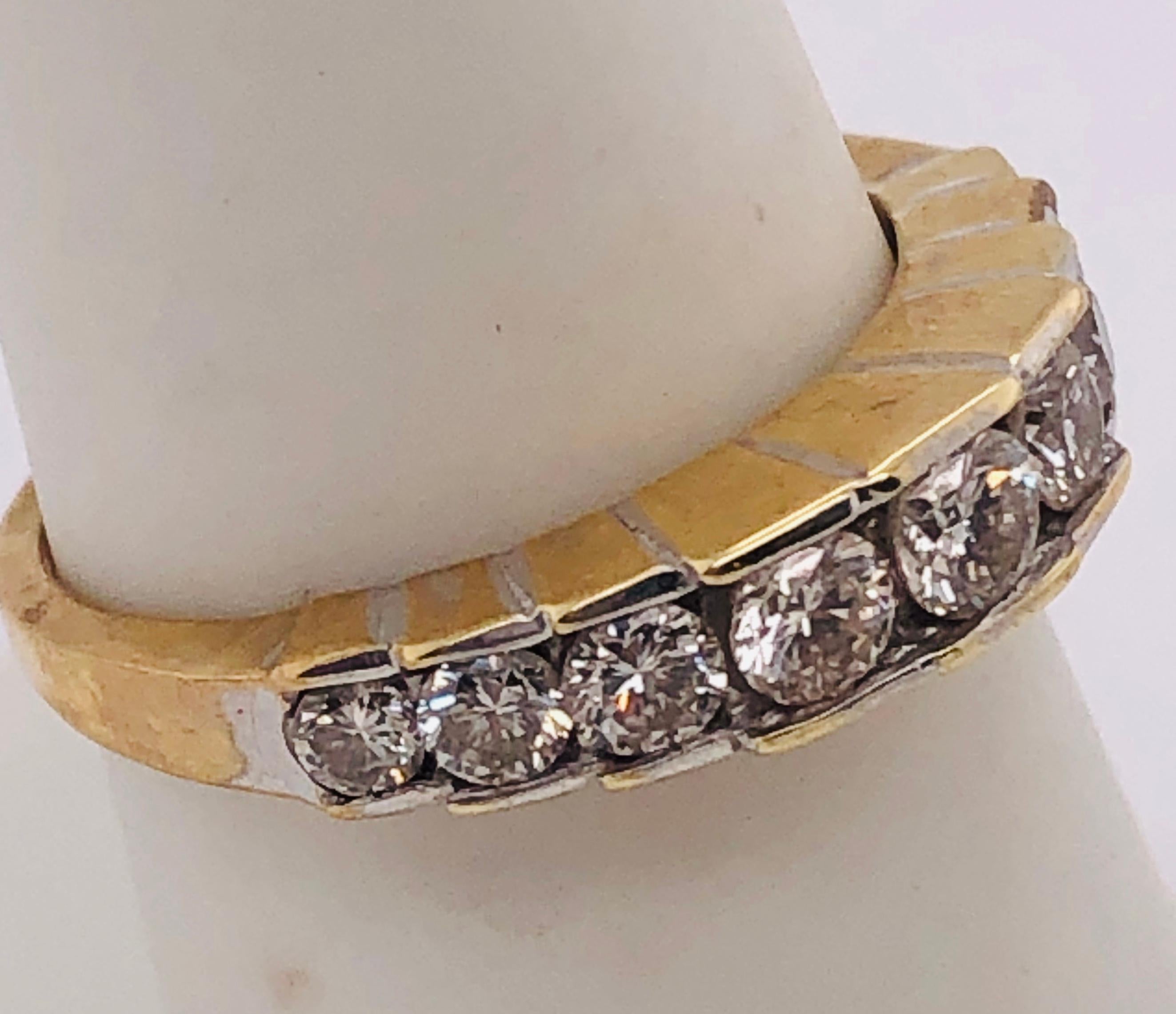 Anello di anniversario in oro giallo 14 carati e nove diamanti graduati 1,00 TDW in vendita 1