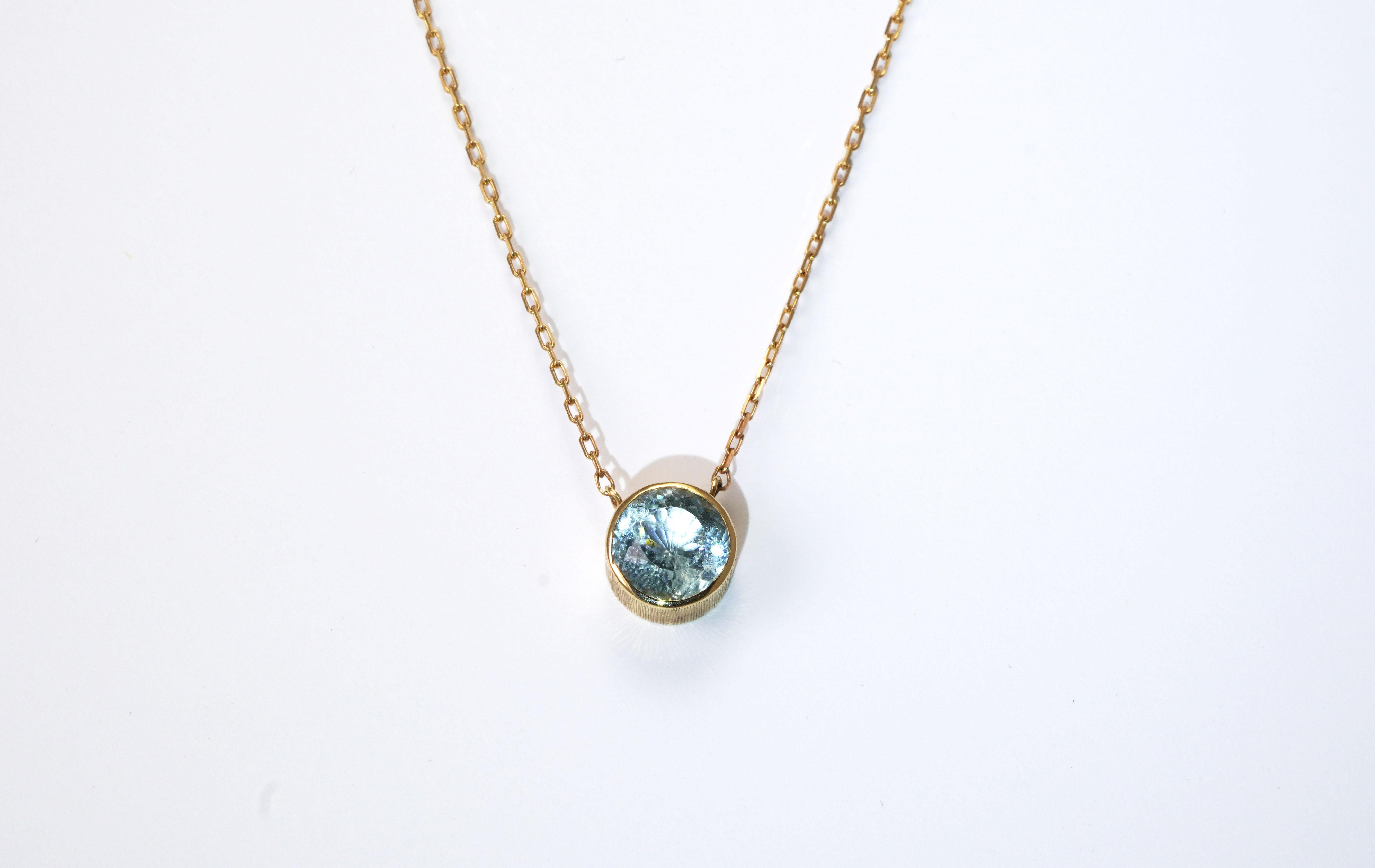Modern 14 kt Yellow Gold Aquamarine Necklace For Sale