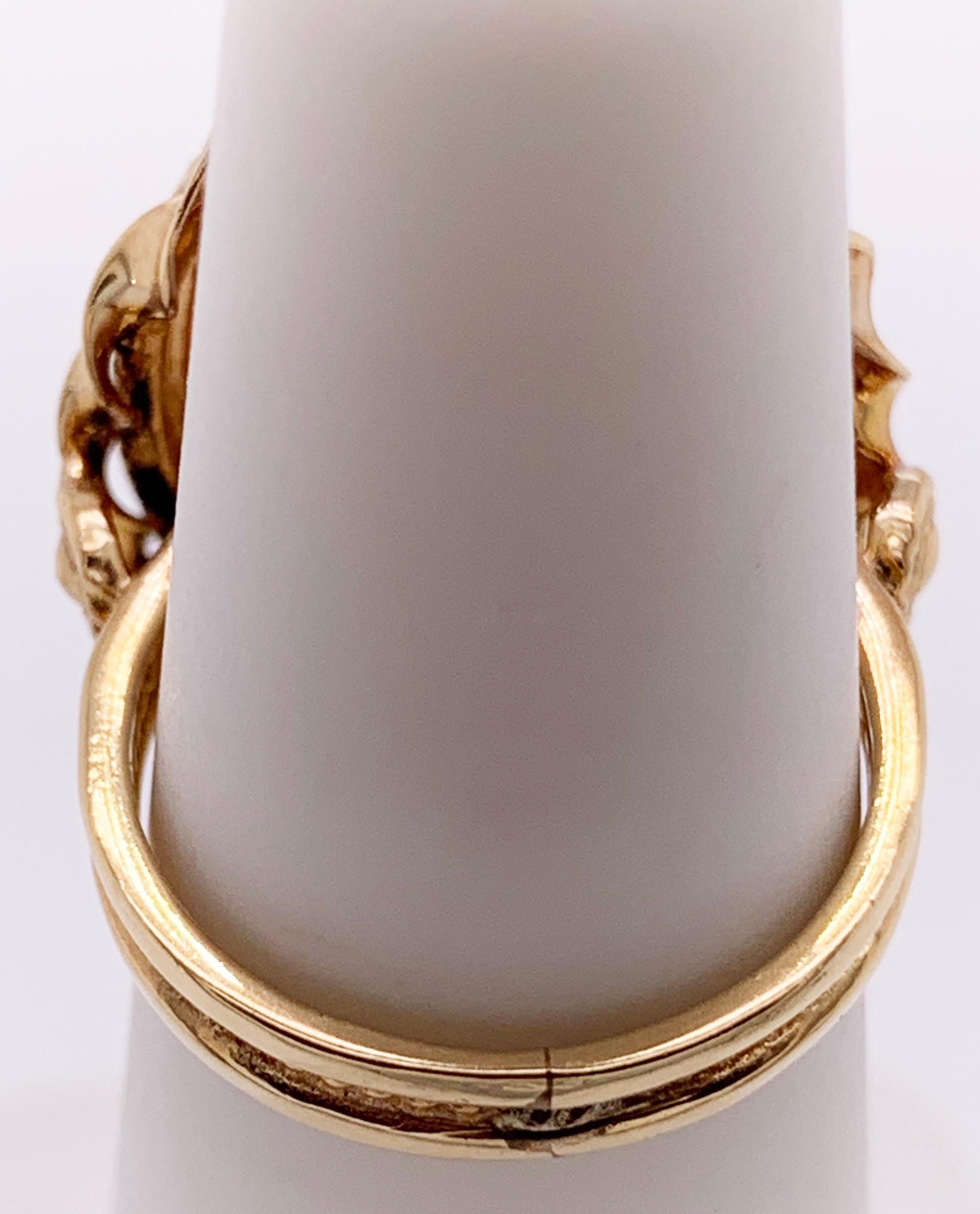 Victorien Bague camée en or jaune 14 carats 8,22 grammes au total en vente