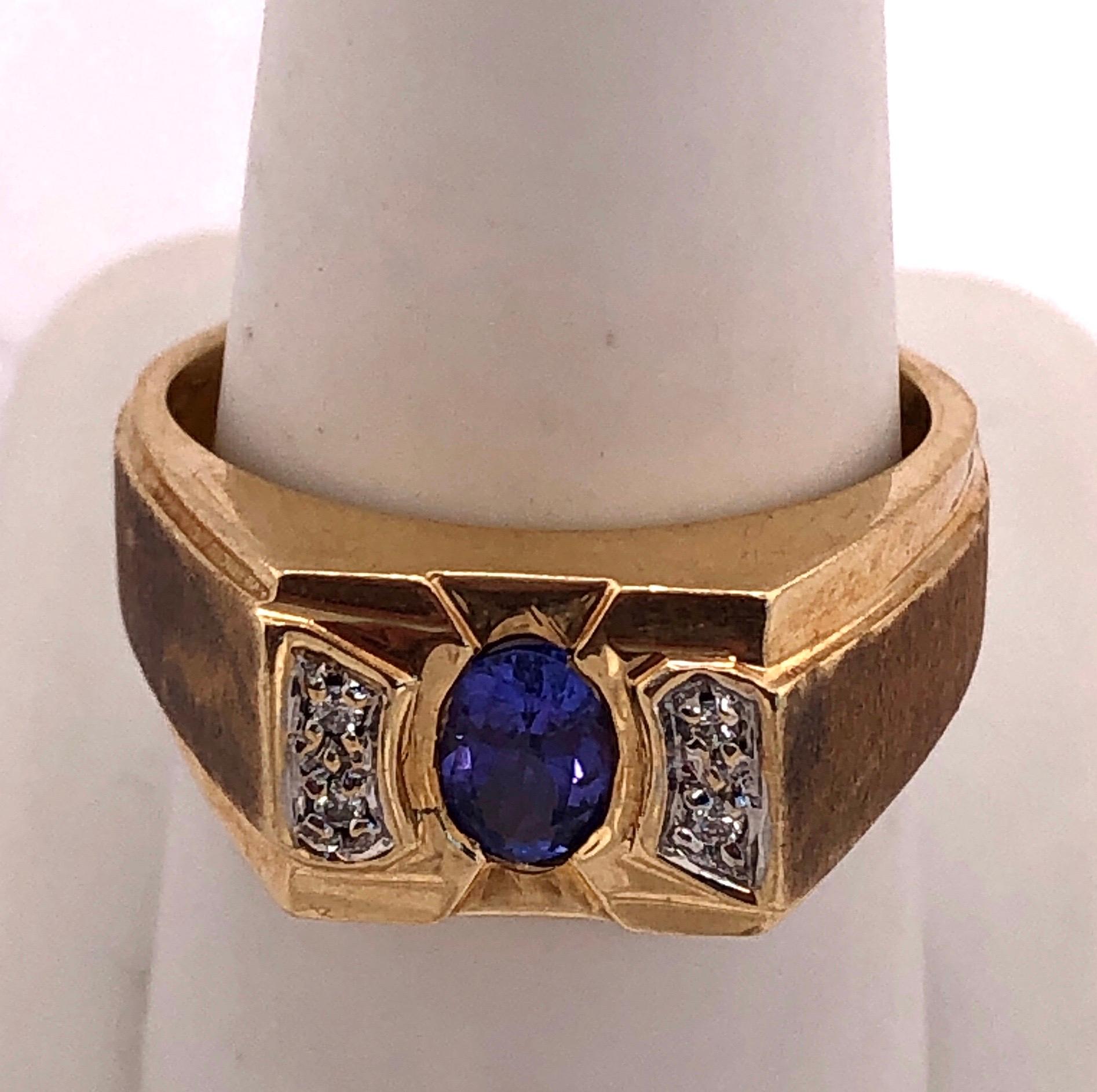 14 Karat Yellow Gold Contemporary Topaz and Diamond Ring In Good Condition For Sale In Stamford, CT