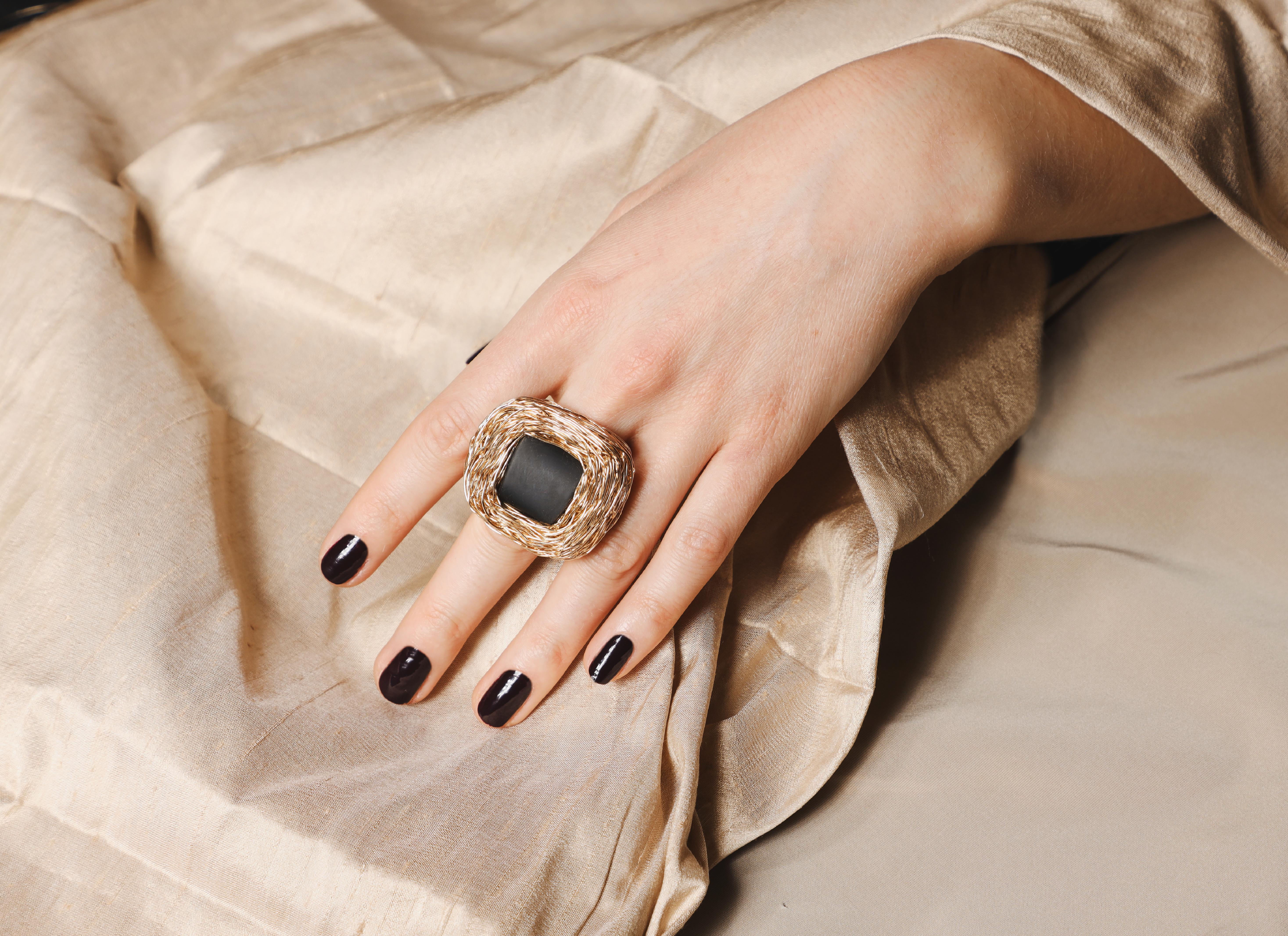 14 Karat Yellow Gold F Mat Black Agate Statement Ring One-Off by the Artist In New Condition For Sale In Engelberg, CH