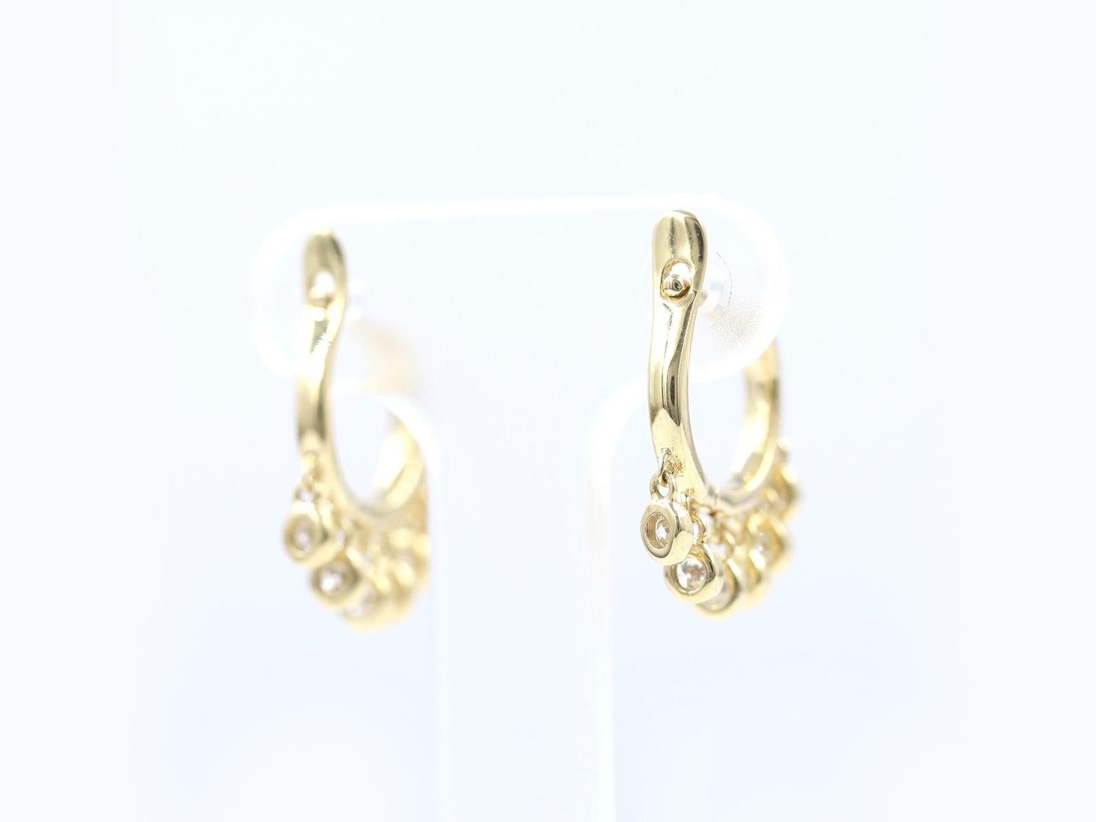 Taille brillant 14 kt. Boucles d'oreilles 'Starlight Shimmer' en or jaune (Natura Diamond) en vente