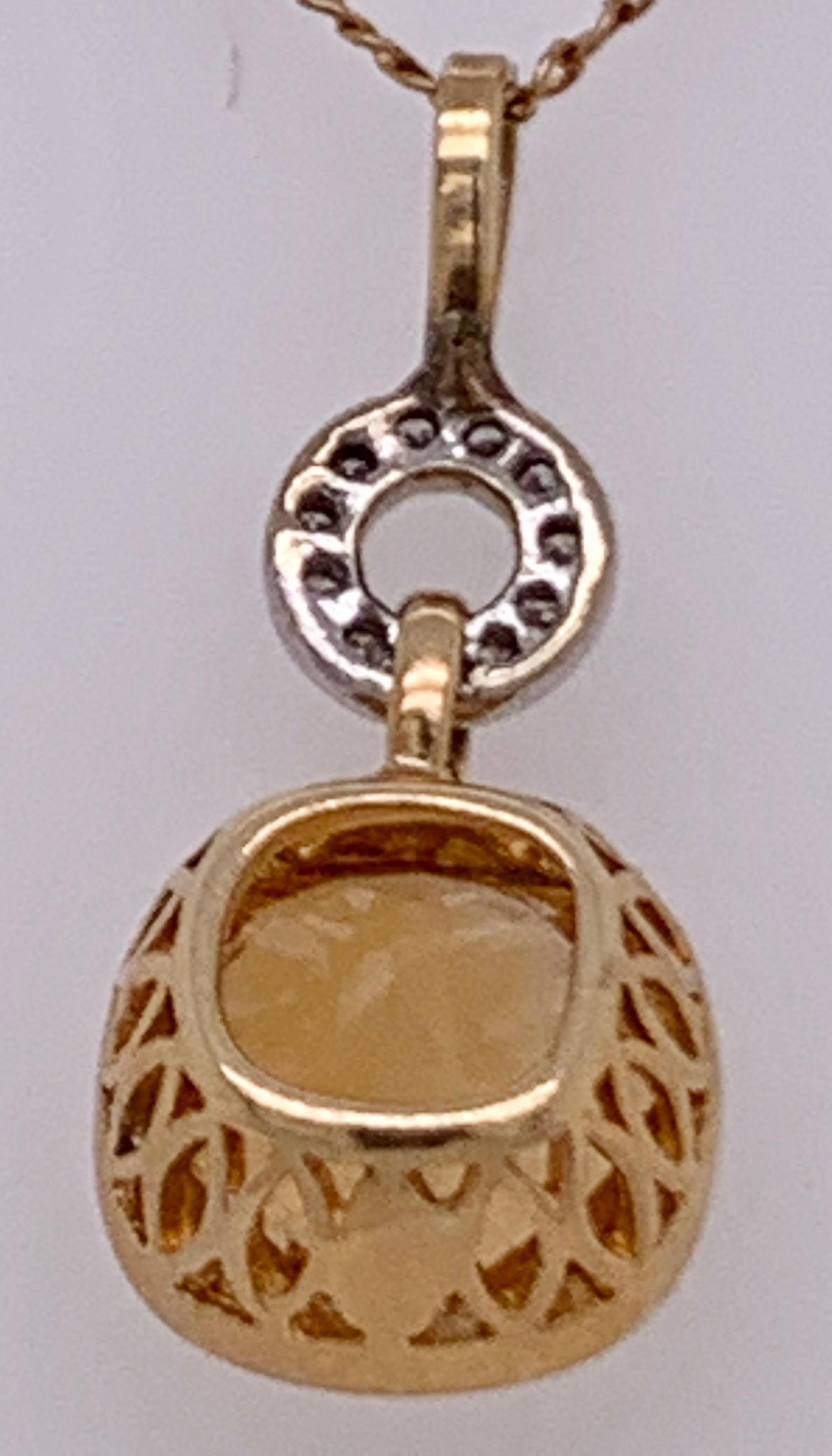 Women's or Men's 14 Karat Gold Necklace .30 Carat One Round Topaz 3.31 Grams Chain For Sale