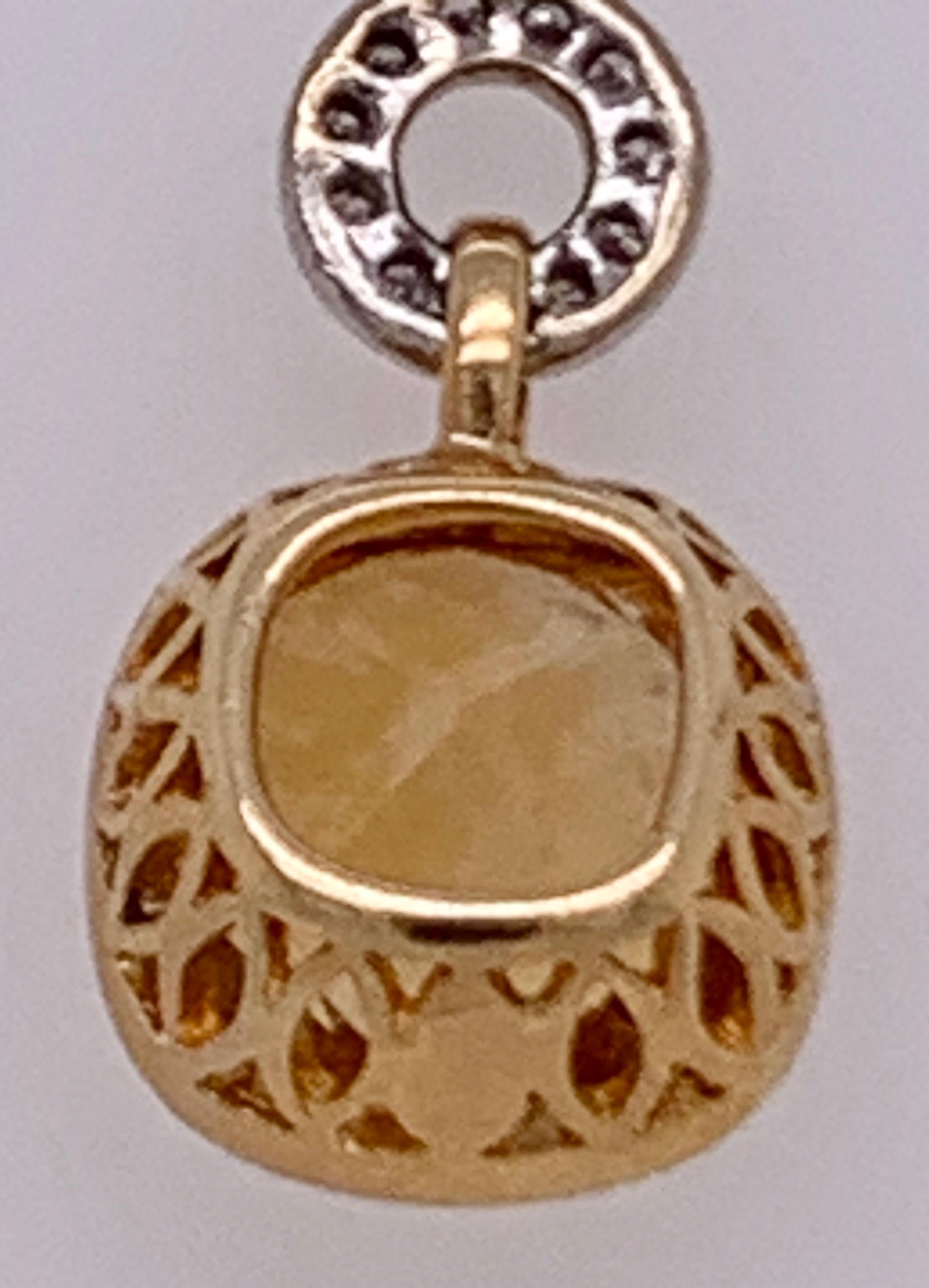 14 Karat Gold Necklace .30 Carat One Round Topaz 3.31 Grams Chain For Sale 1