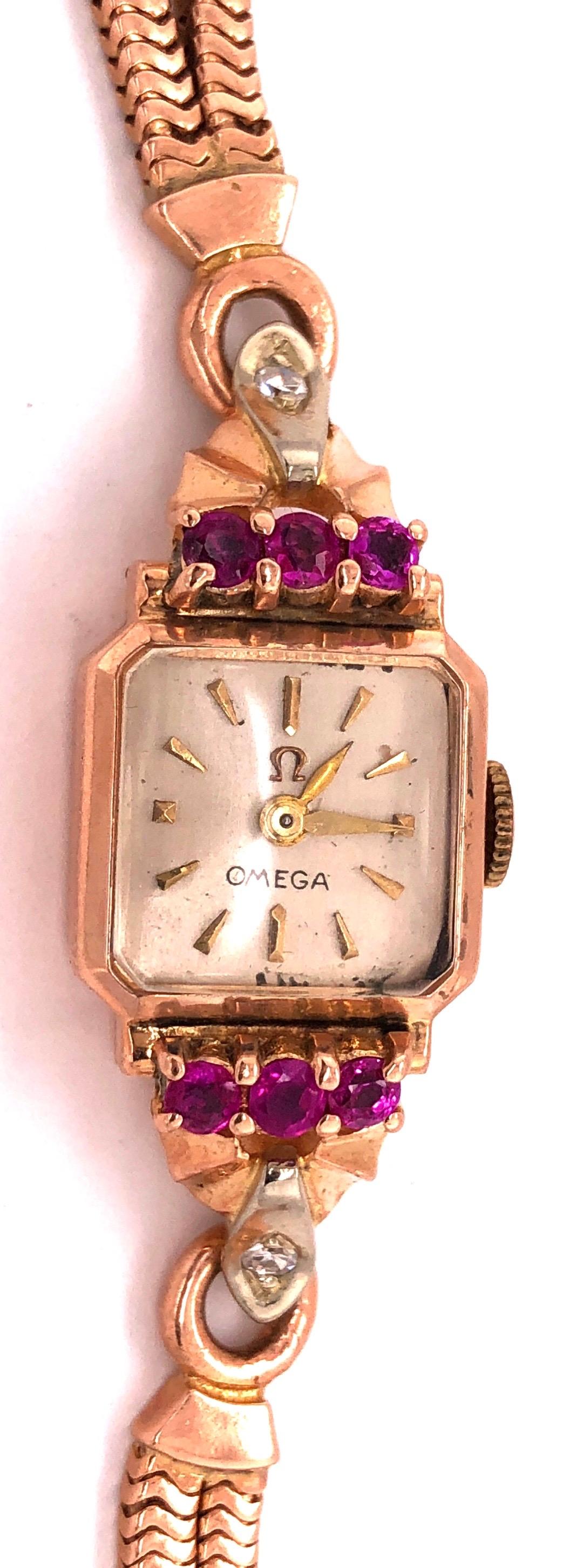 Montre-bracelet Omega pour femme en or jaune 14 carats avec 17 bijoux, vintage, non réglée Unisexe en vente