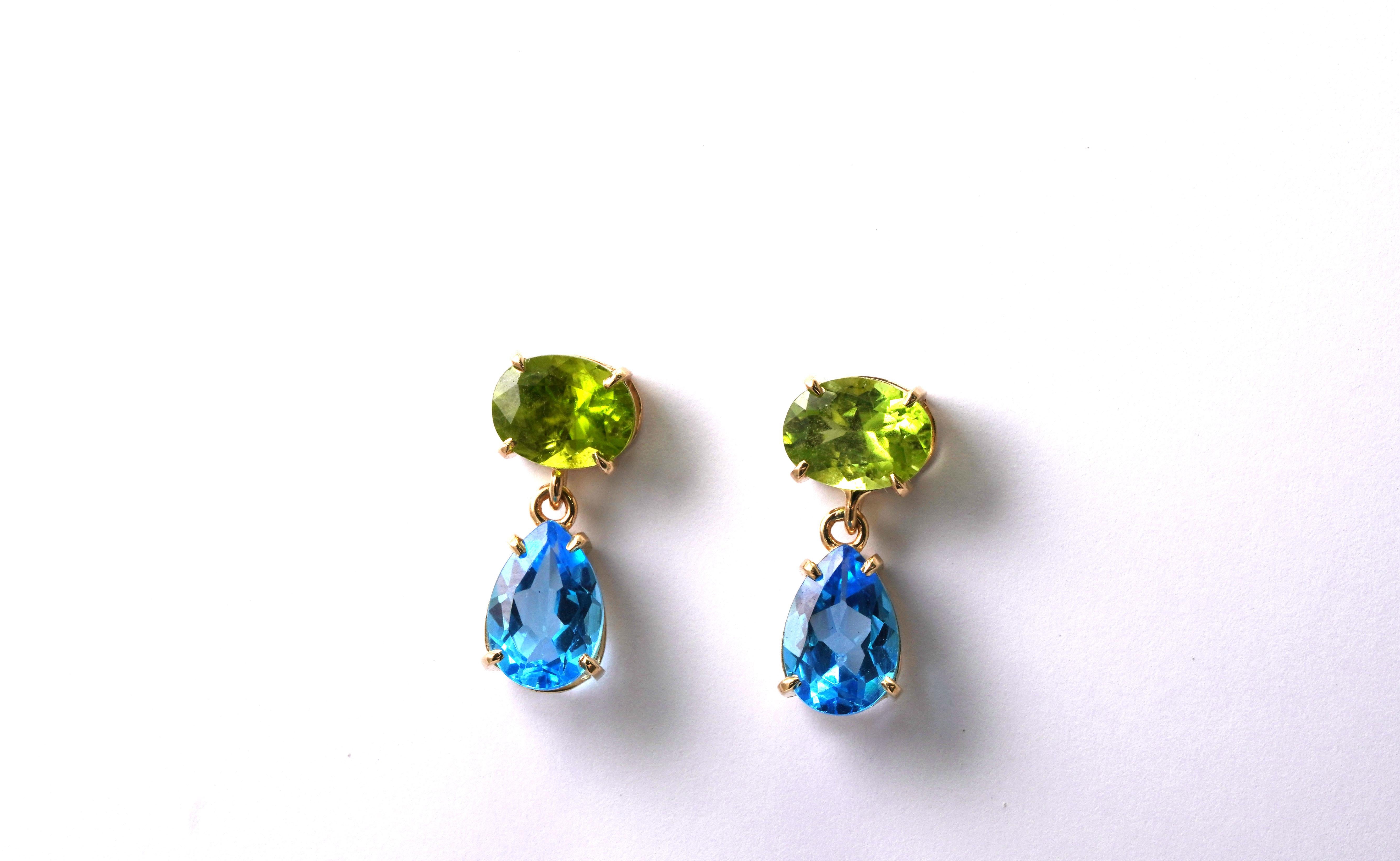 Taille poire Boucles d'oreilles en or jaune 14 kt avec péridot et topaze bleue en vente