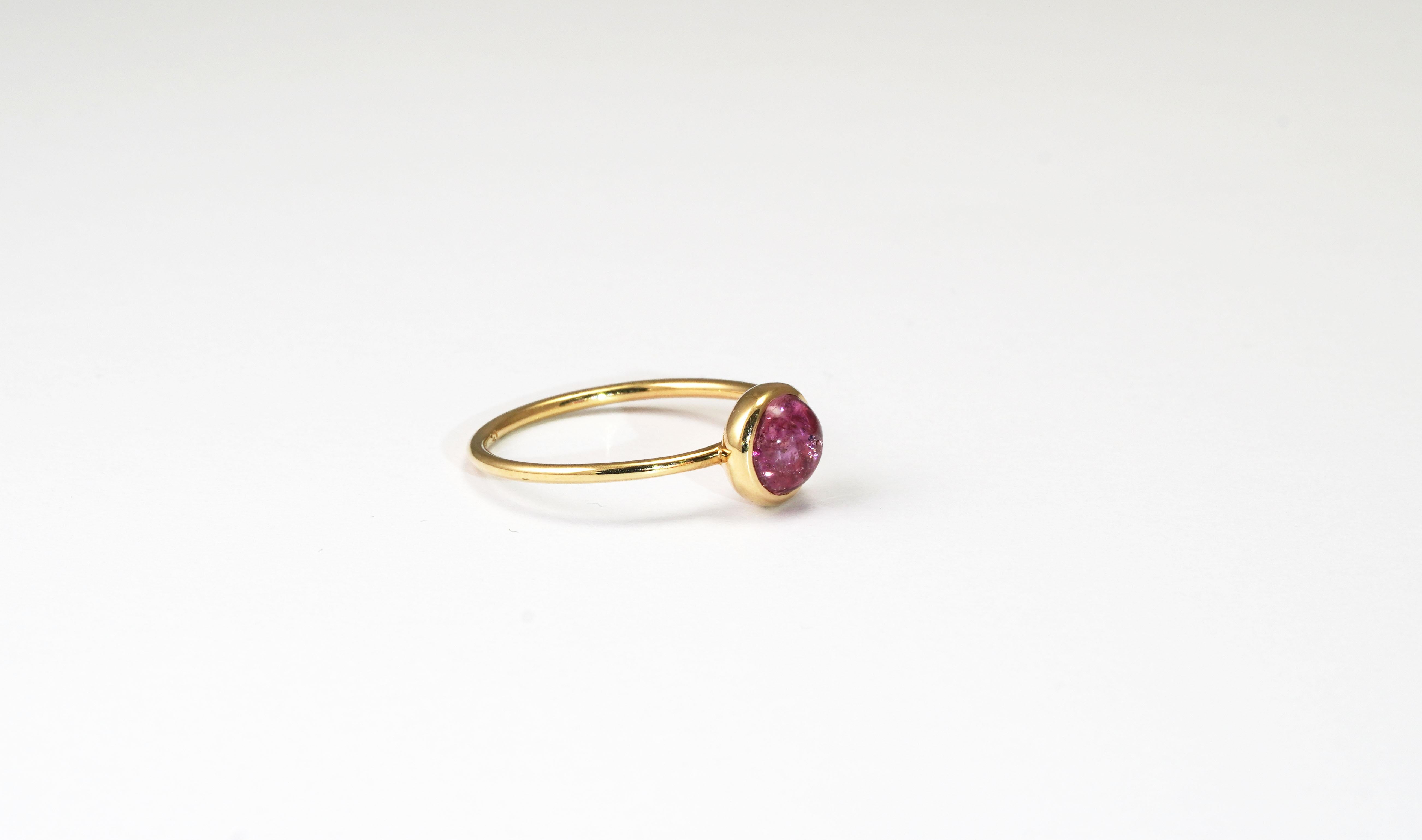 Cabochon 14 kt Yellow Gold Rubellite Tourmaline Ring For Sale
