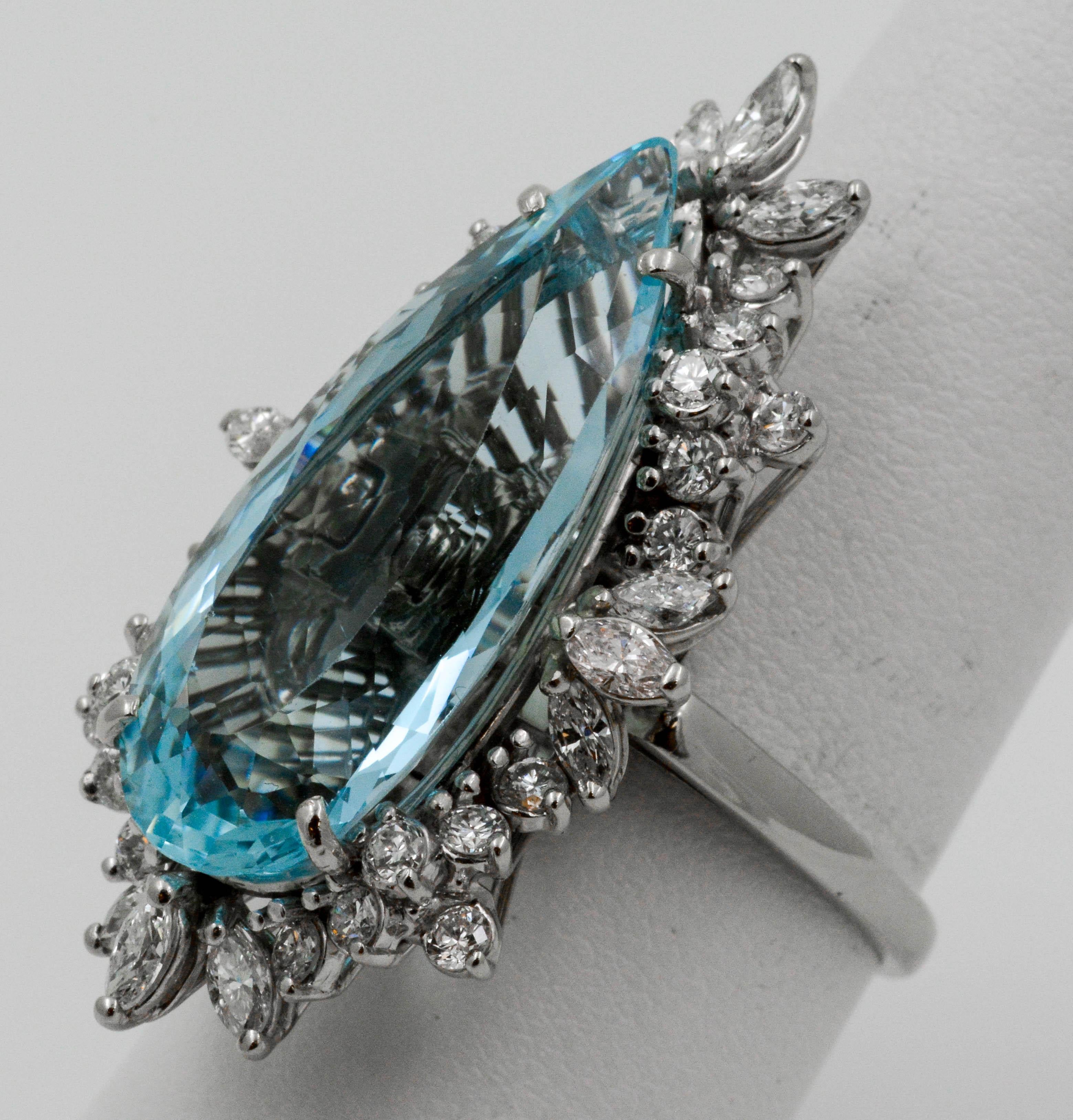 14 Karat White Gold 16.80 Carat Aquamarine and Diamonds Ring 4