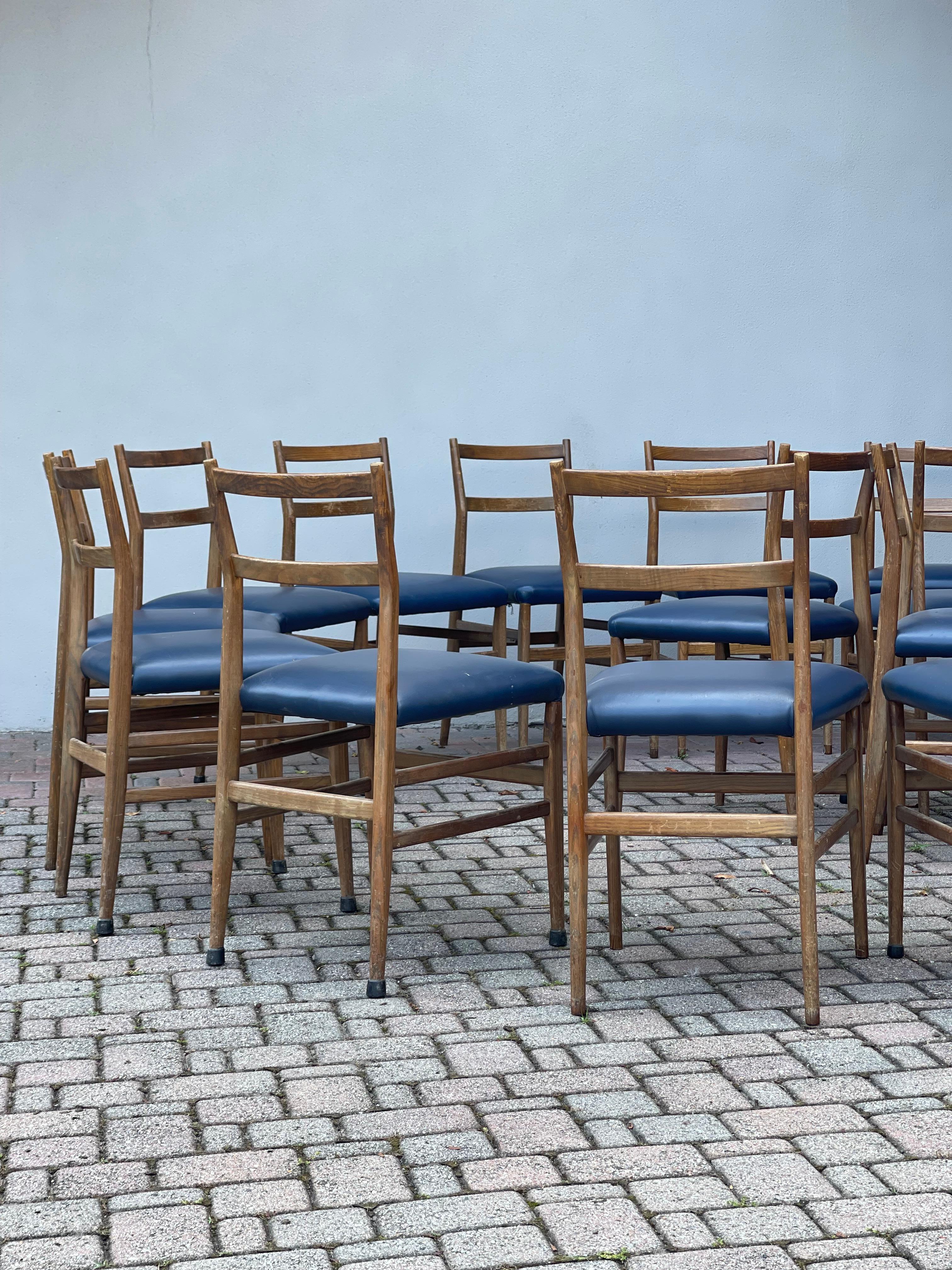 14 Mid Century Italian Dining Chairs, By Gio Ponti - Wood And Blue Leather -  For Sale 7