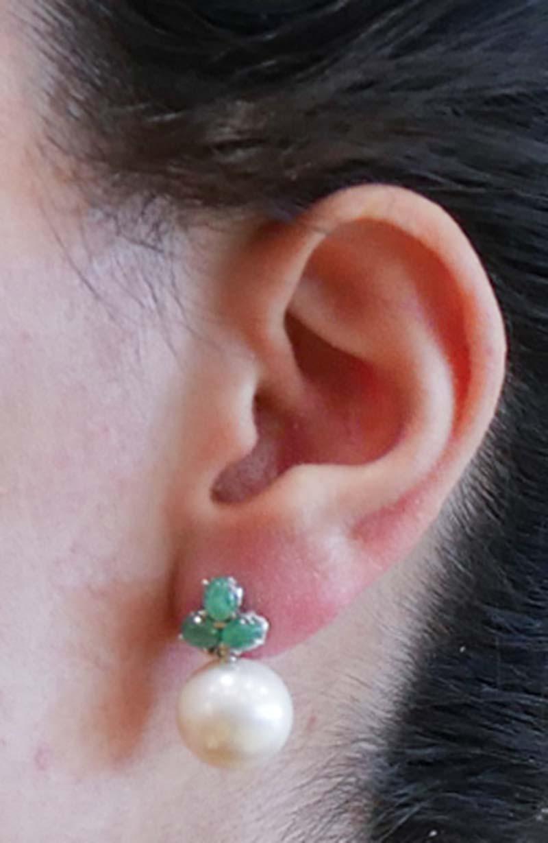14 Mm Pearls, Diamonds, Emeralds, 14 Karat White Gold Earrings. In New Condition In Marcianise, Marcianise (CE)