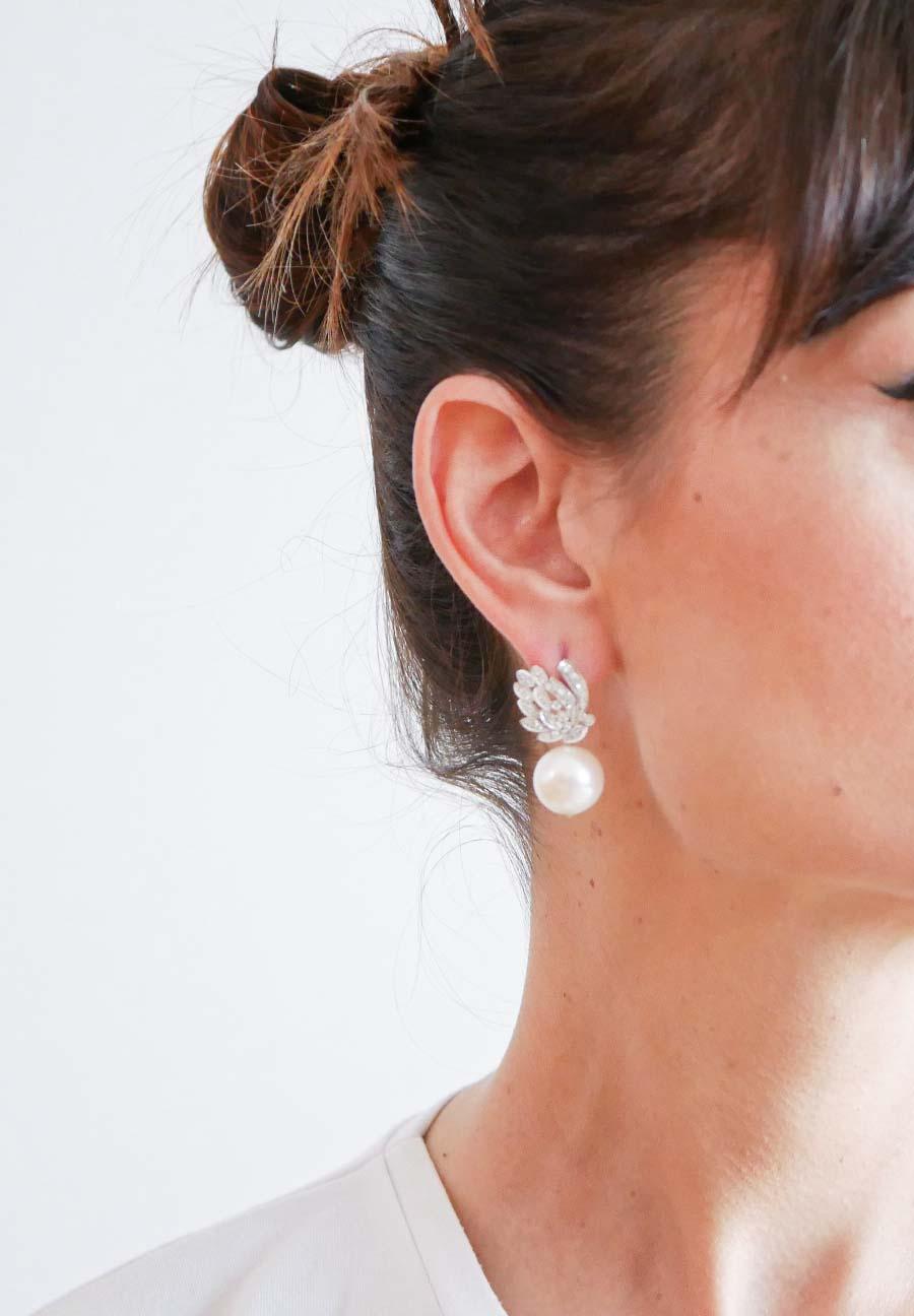 Taille mixte 14 Mm Perles, Diamants, Platine Boucles d'oreilles. en vente