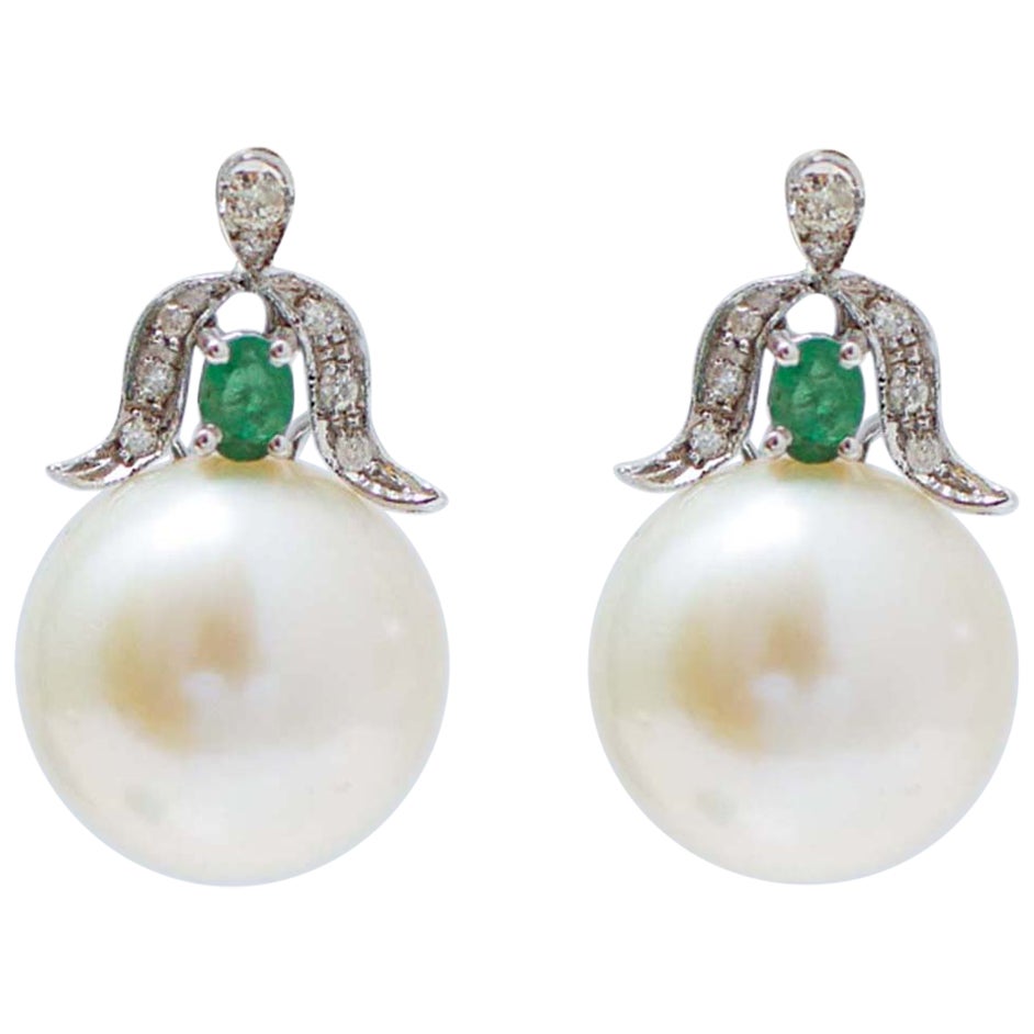 14 Mm Perlen, Smaragde, Diamanten, 14 Karat Weißgold Ohrringe.
