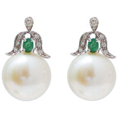 14 Mm Perlen, Smaragde, Diamanten, 14 Karat Weißgold Ohrringe.
