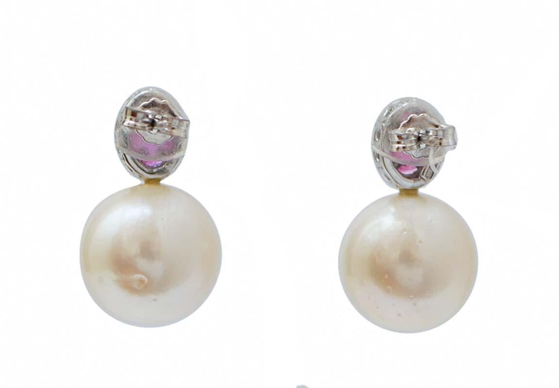 Rétro Orecchini da 14 mm con perle, rubini, diamanti, oro bianco 14 carati. in vendita