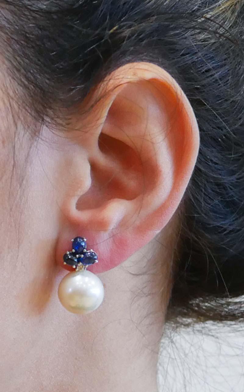 14 Mm Pearls, Sapphires, Diamonds, 14 Karat White Gold Earrings. In New Condition For Sale In Marcianise, Marcianise (CE)