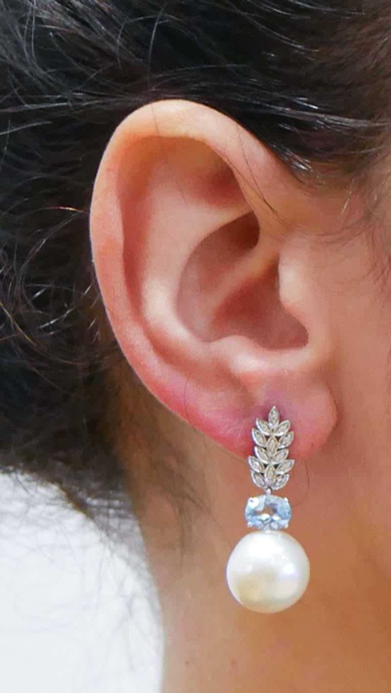 14 Mm White Pearls, Aquamarine Colour Topaz, Diamonds, 14 Kt White Gold Earrings In Good Condition For Sale In Marcianise, Marcianise (CE)