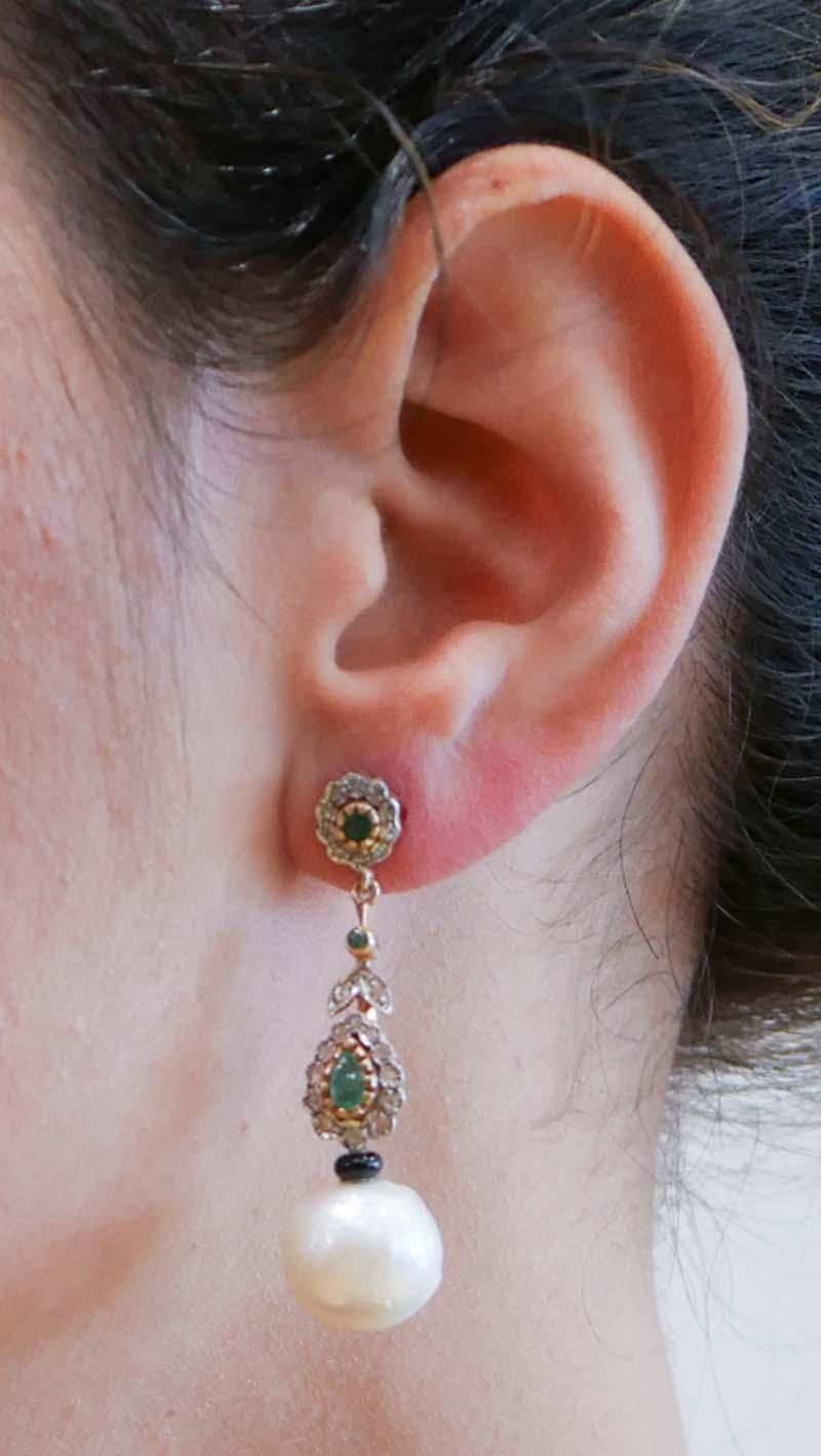 Orecchini da 14 mm con perle bianche, smeraldi, diamanti, onice, oro rosa e argento. In condizioni Nuovo in vendita a Marcianise, Marcianise (CE)