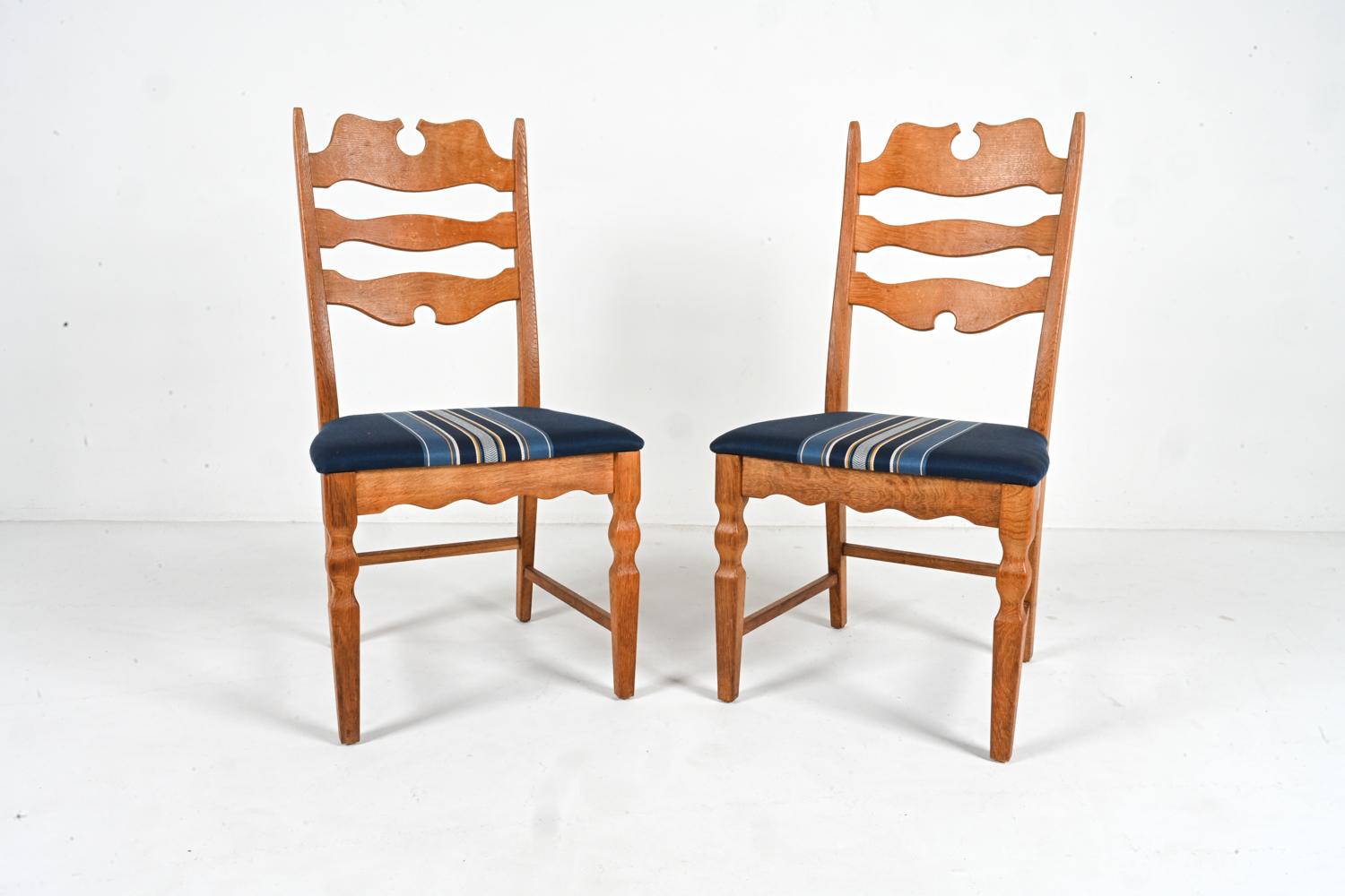 (14) Oak 'Razorback' Dining Side Chairs By Henning Kjaernulf, Denmark 1970's In Good Condition For Sale In Norwalk, CT