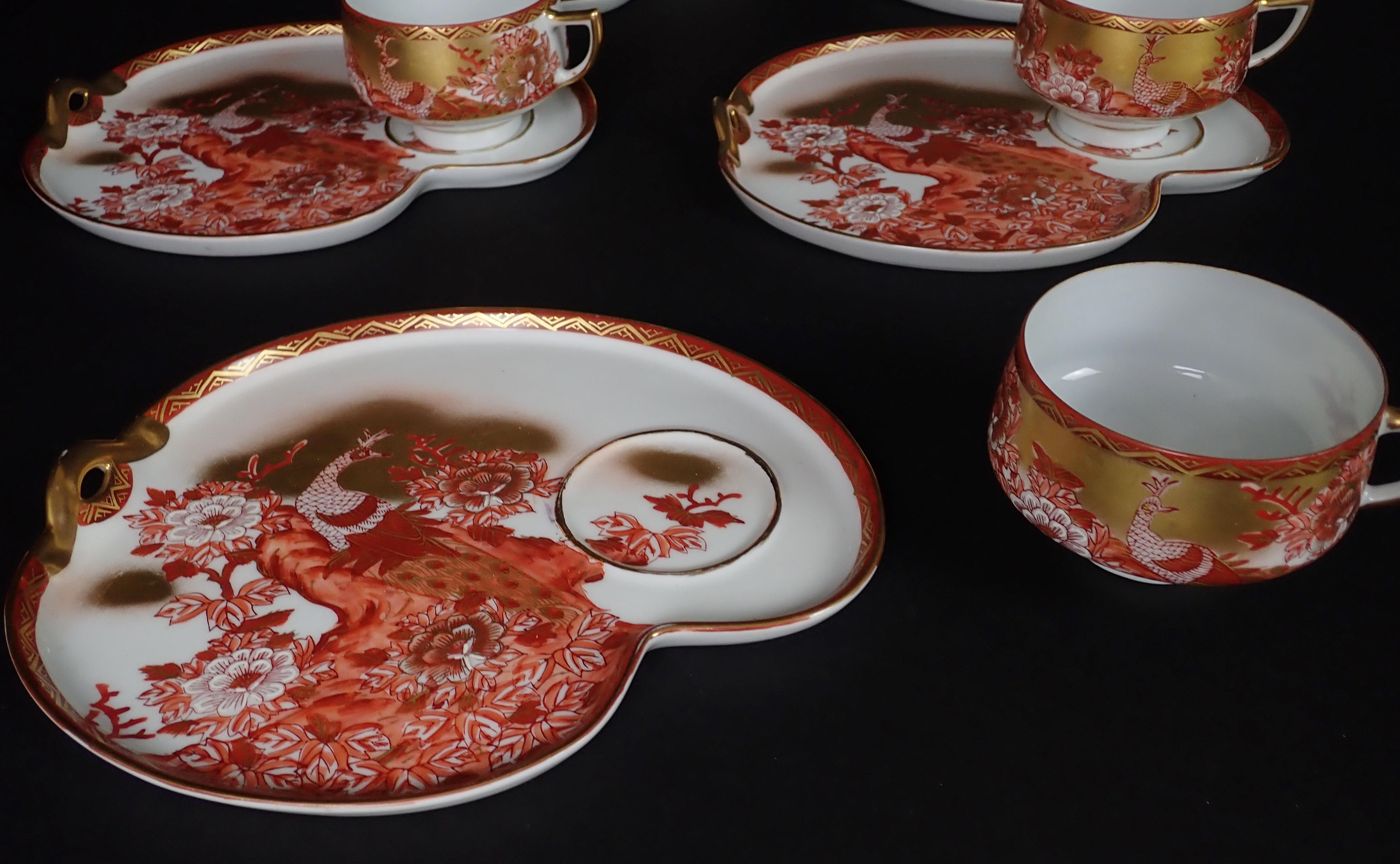 Japonisme Service à thé et à dessert japonais 14 pièces, doré et peint, avec paon en vente