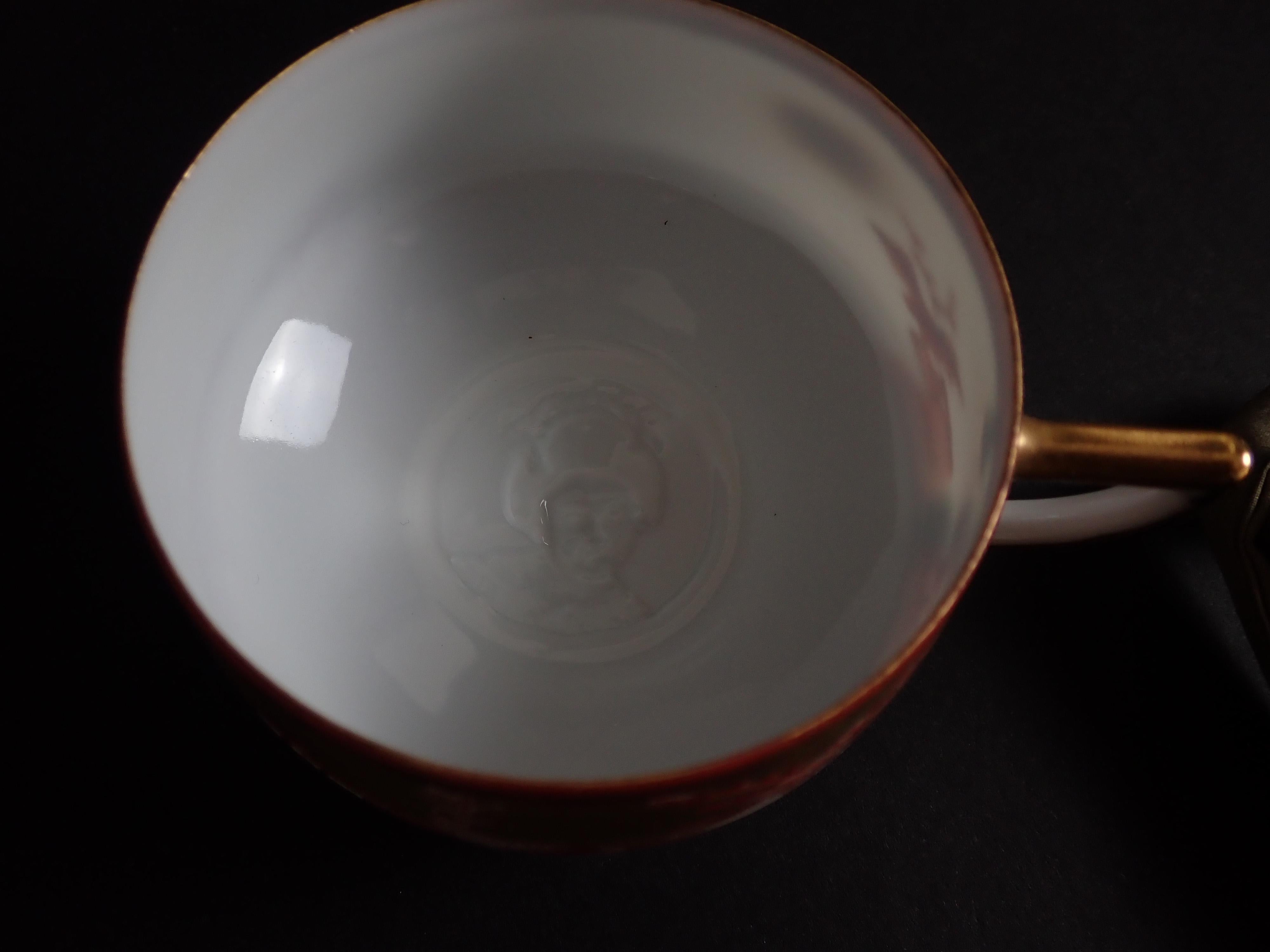 20ième siècle Service à thé et à dessert japonais 14 pièces, doré et peint, avec paon en vente