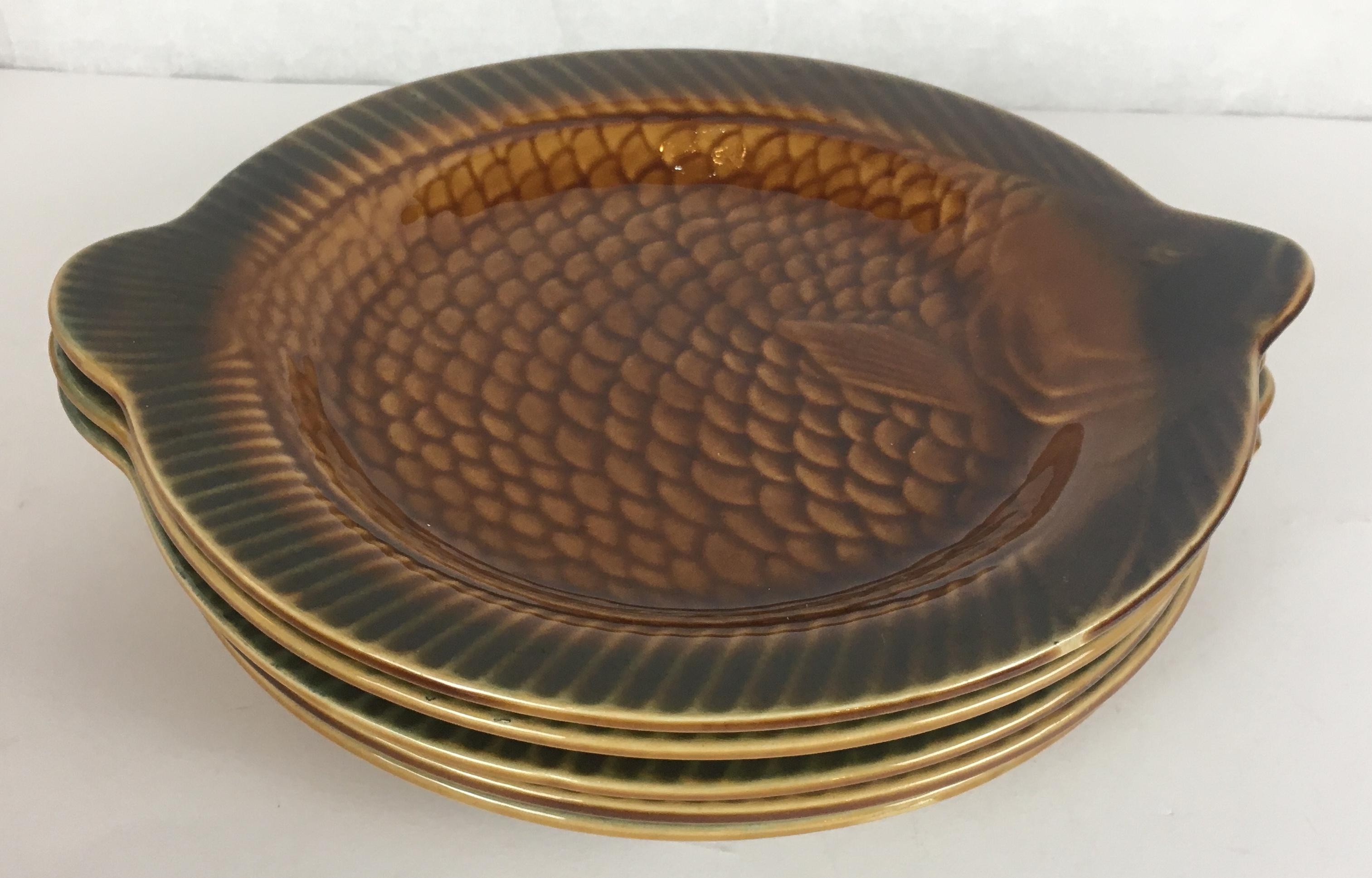 Glazed 14 Piece Sarreguemines Majolica Fish Plates, Bowls, Soup Tureen and Sauce Boat For Sale