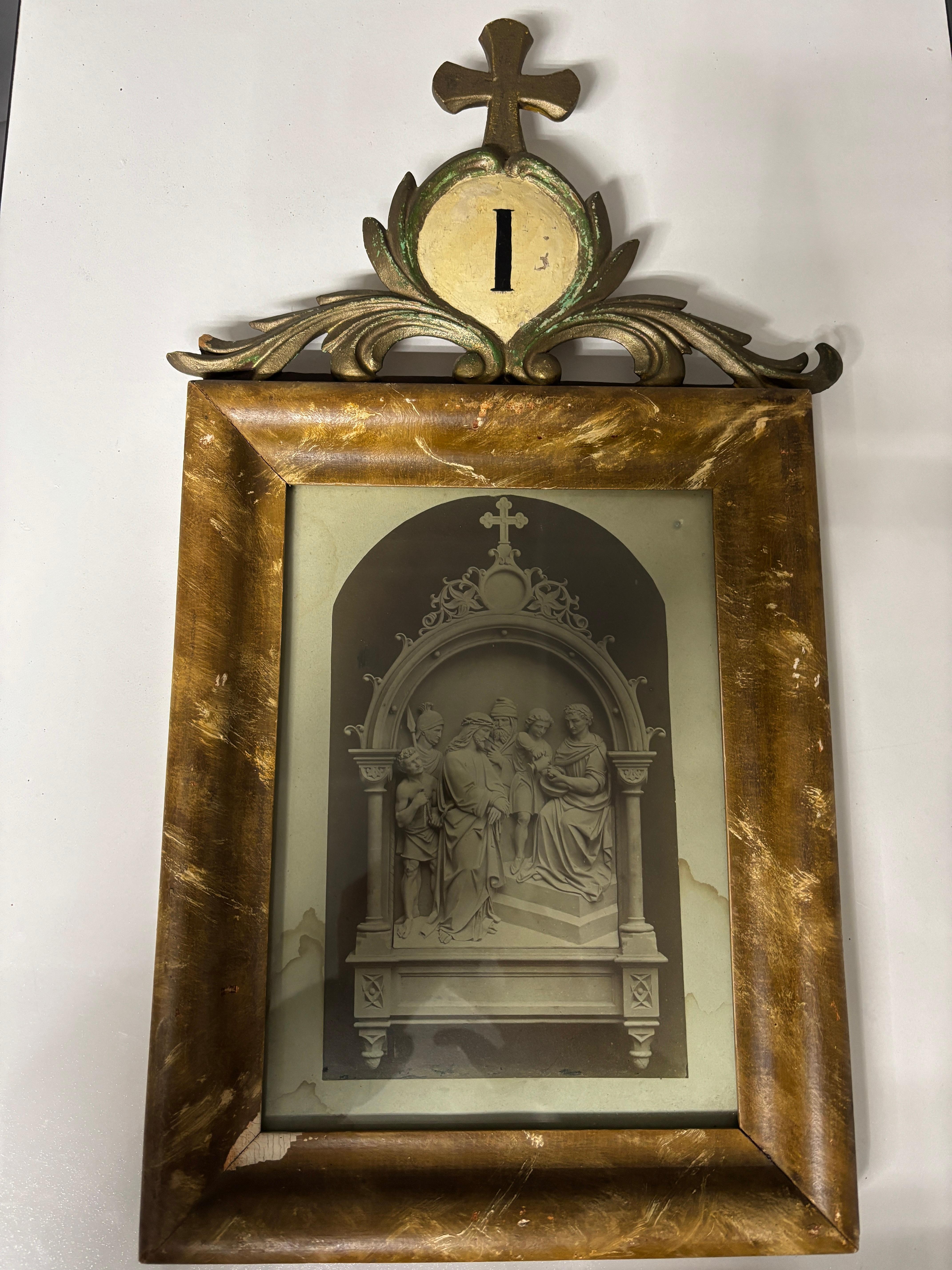 14 stazioni della Via Crucis, 1900 circa, Italia Florentine Litografia Croce in legno intagliato 4