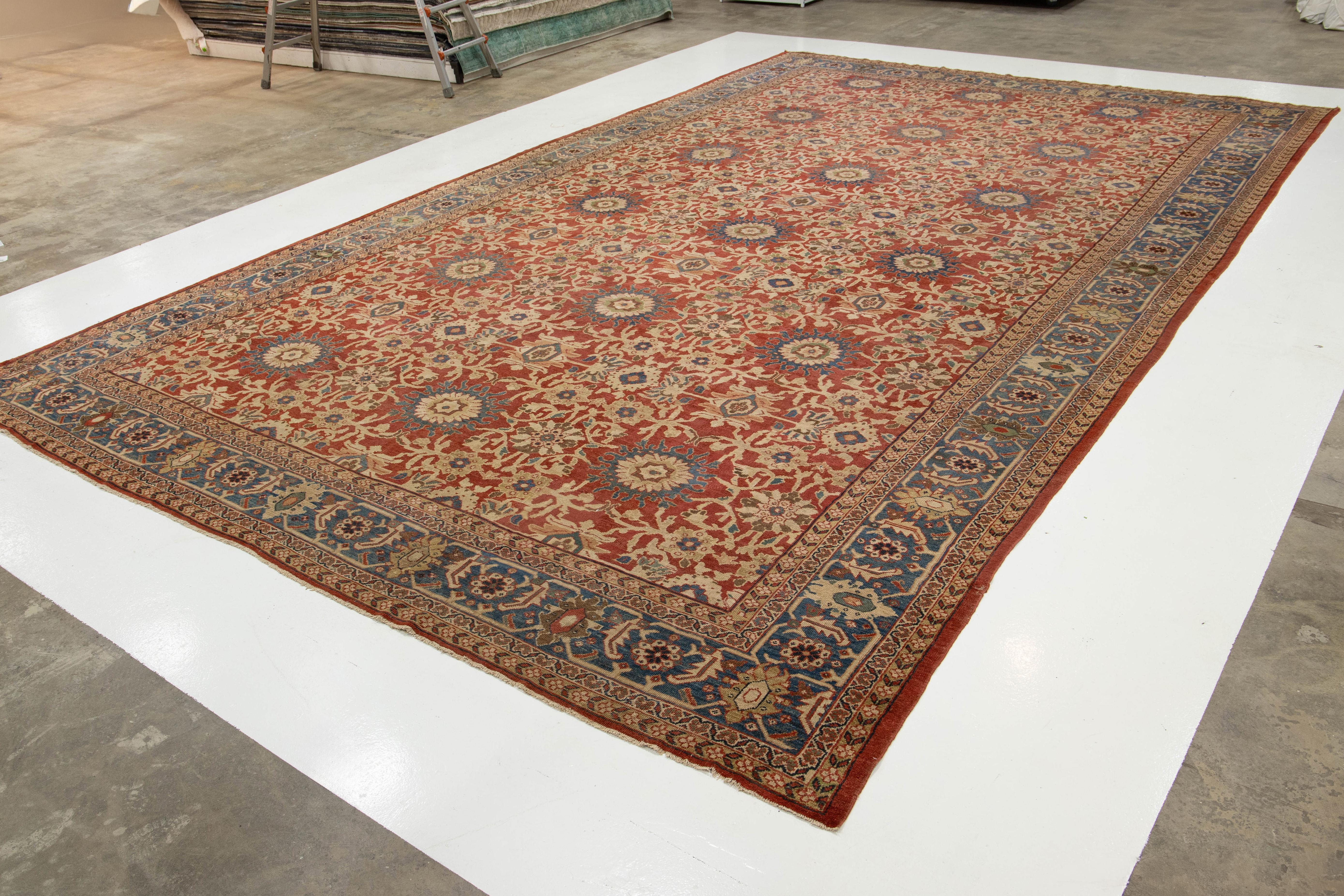 Persiano 14 x 22 Antico tappeto persiano Sultanabad Rugs in lana rossa con un disegno a trifoglio in vendita