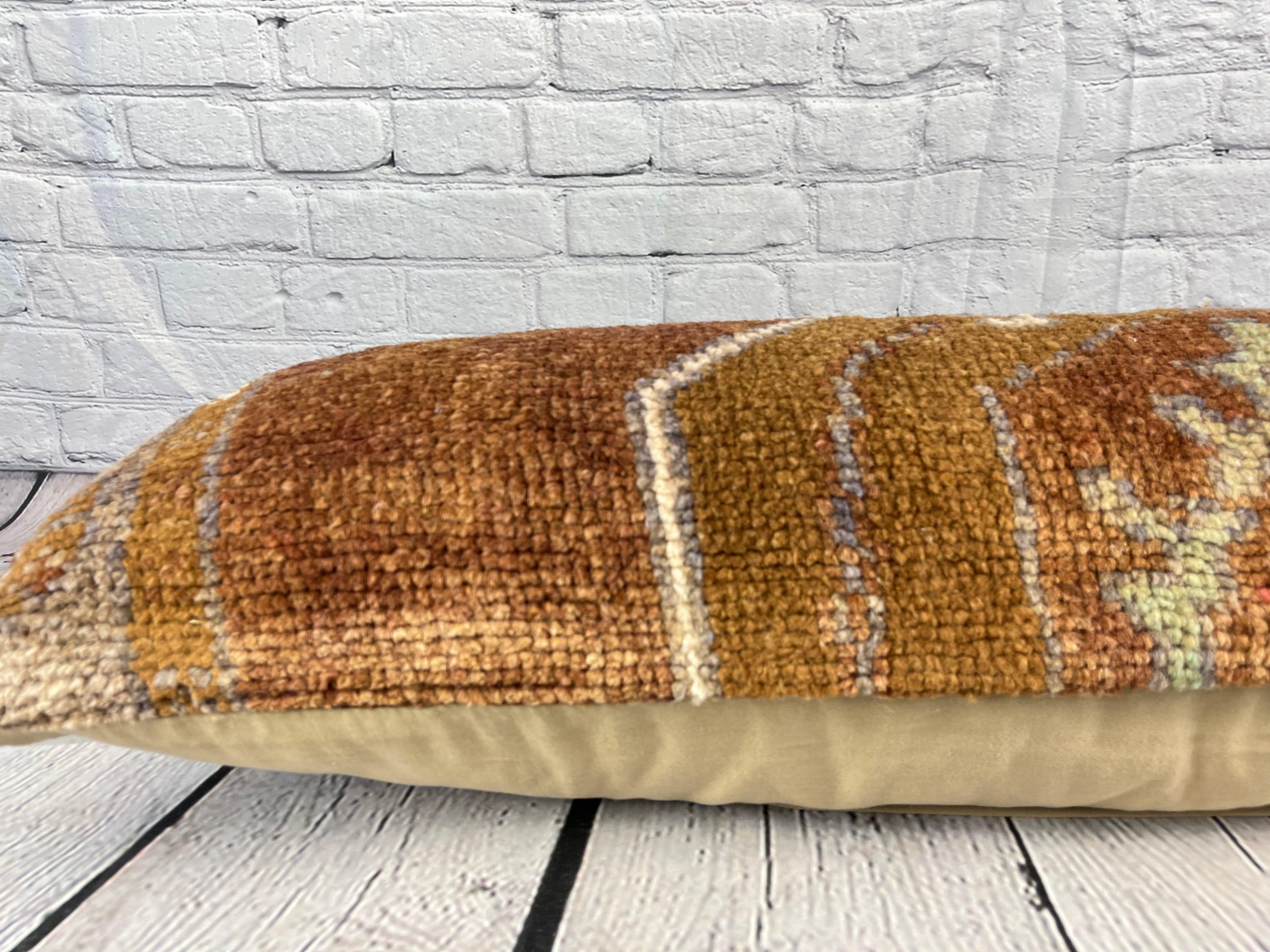 14 x 35 Lendenkilim-Teppich Cozy Haven Turkish Pillow Cushion Cover #7834 (Handgeknüpft) im Angebot