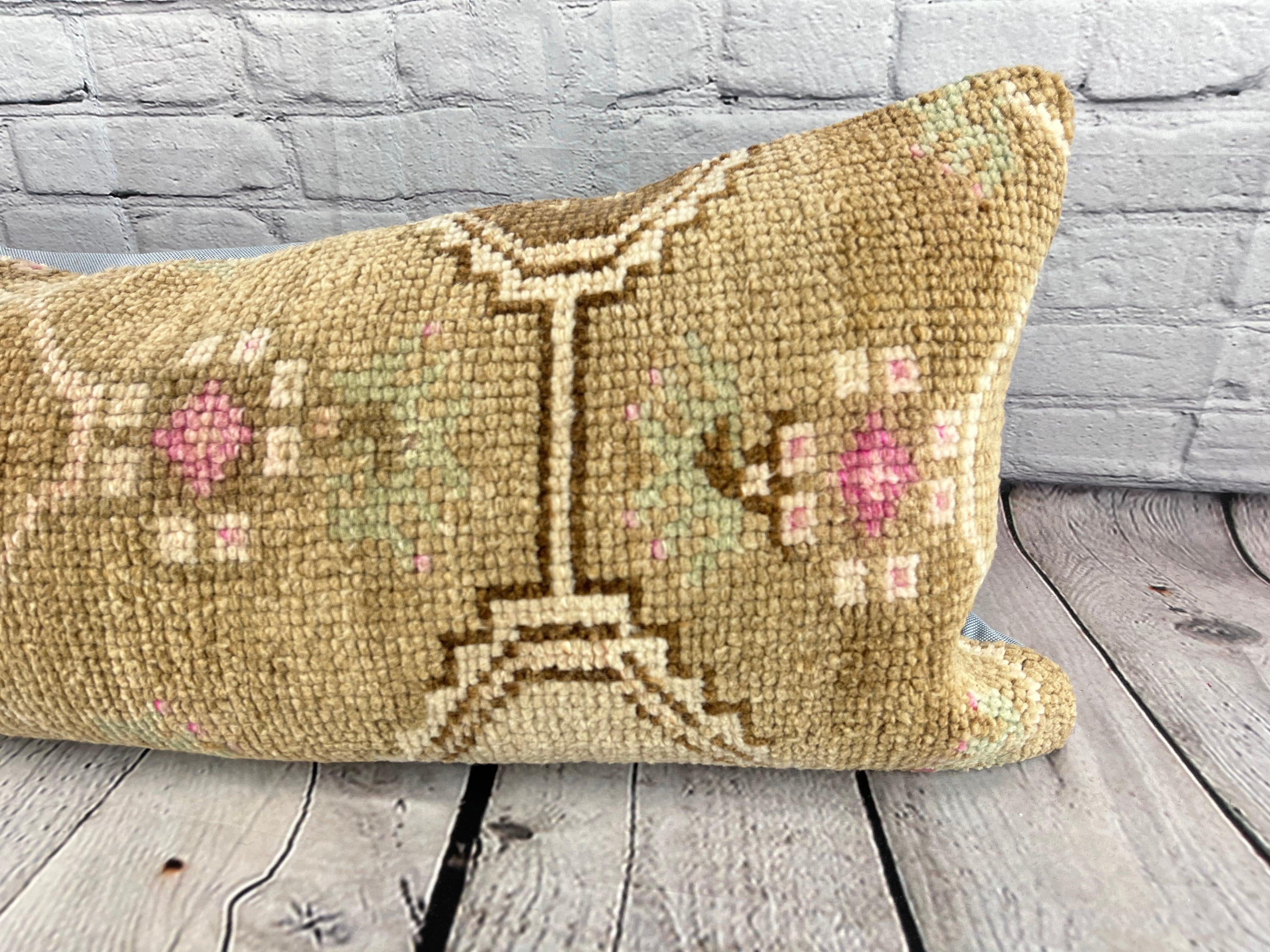 14 x 35 Lendenkilim-Teppich Dream Sanctuary Türkisches Kissen, Kissenbezug #7602 (Handgeknüpft) im Angebot