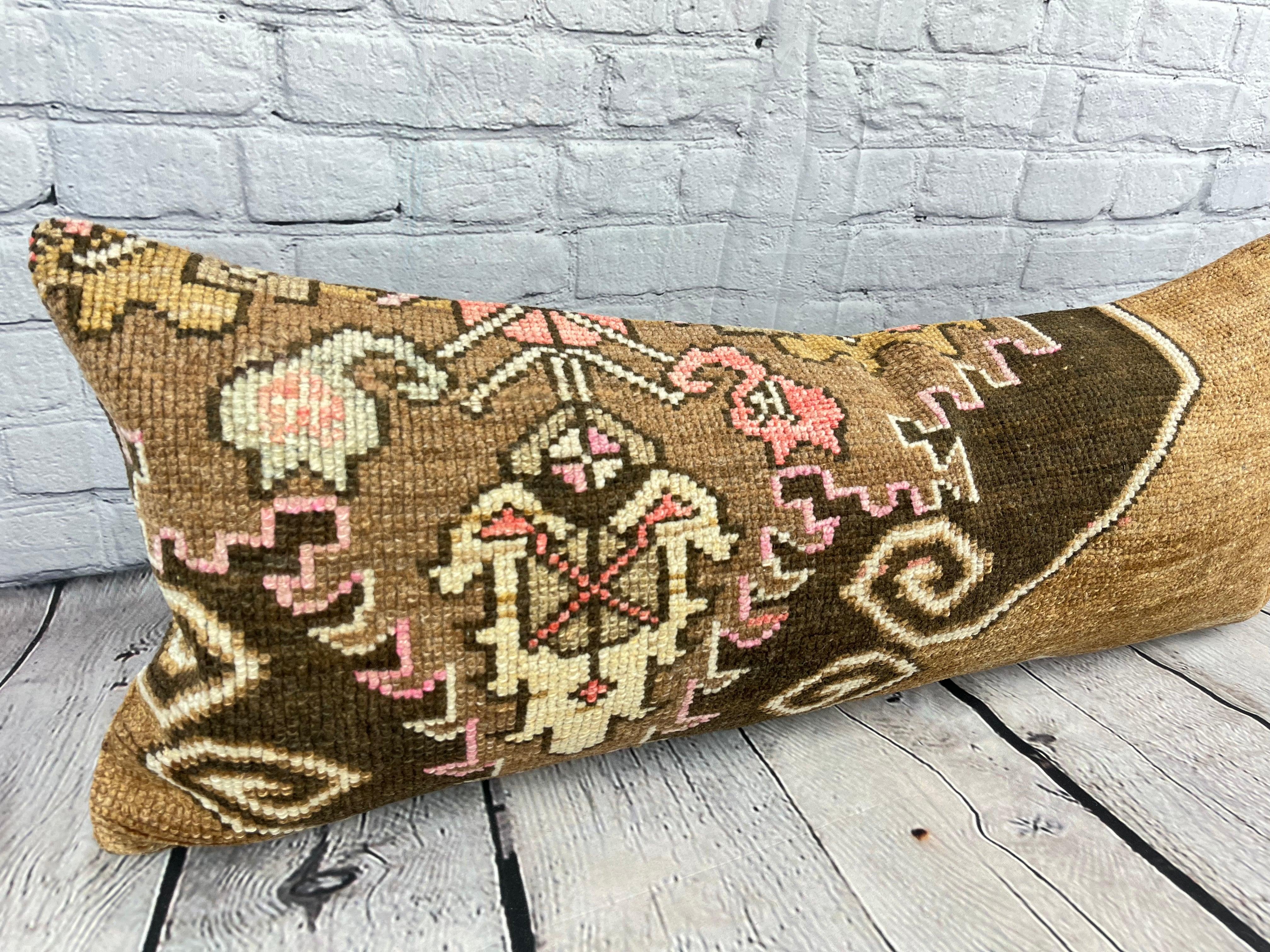 14 x 35 Lumbar Rug Pillow Harmony Oasis Turkish Pillow Cushion Cover #7600 Améliorez votre décoration intérieure avec notre Lumbar Rug Pillow Turkish Rug Cushion. Cette exquise housse de coussin, méticuleusement tissée à la main, apporte une touche