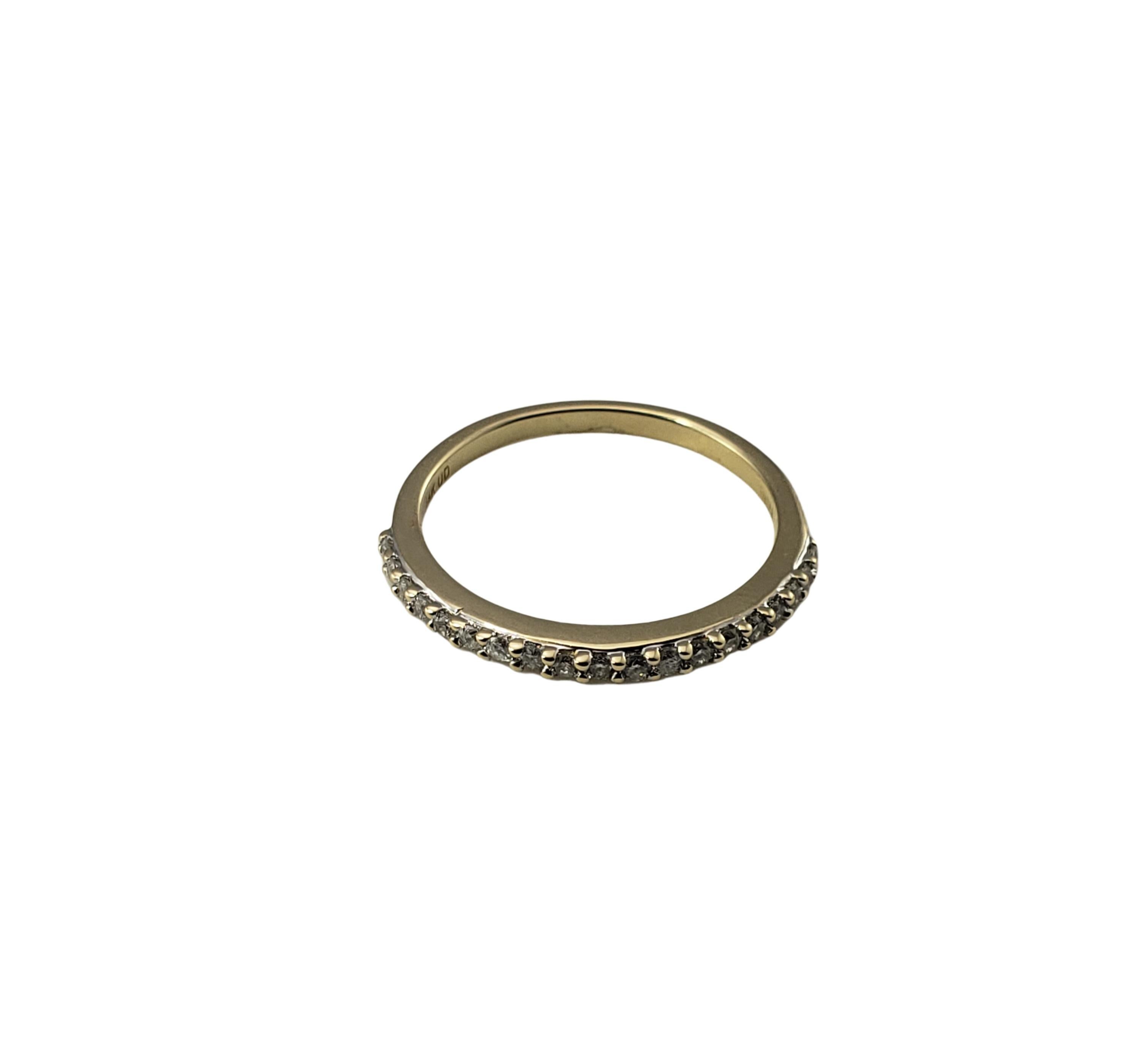 14 Karat Yellow Gold and Diamond Wedding Band Ring Size 6.25-

This sparkling band features 19 round brilliant cut diamonds set in classic 14K yellow gold.  Width:  1.5 mm.

Approximate total diamond weight:  20 ct.

Diamond color:  G-H

Diamond
