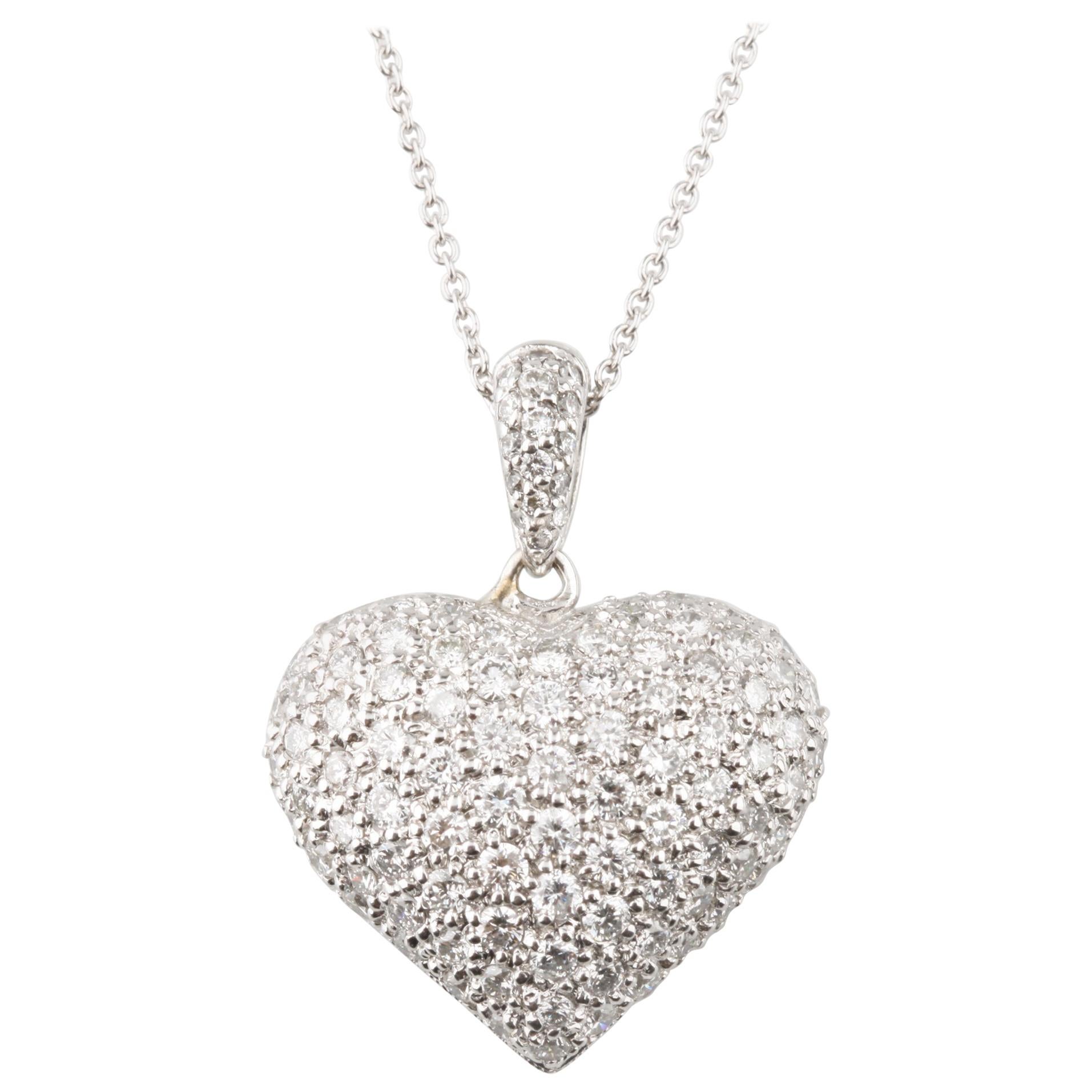 1.40 Carat 18 Karat White Gold Pavé Heart Pendant with 14 Karat White Gold Chain For Sale