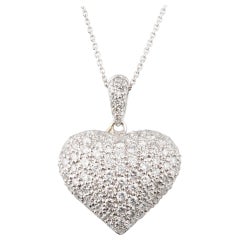 Colgante de corazón pavé de oro blanco de 18 quilates y 1,40 quilates con cadena de oro blanco de 14 quilates