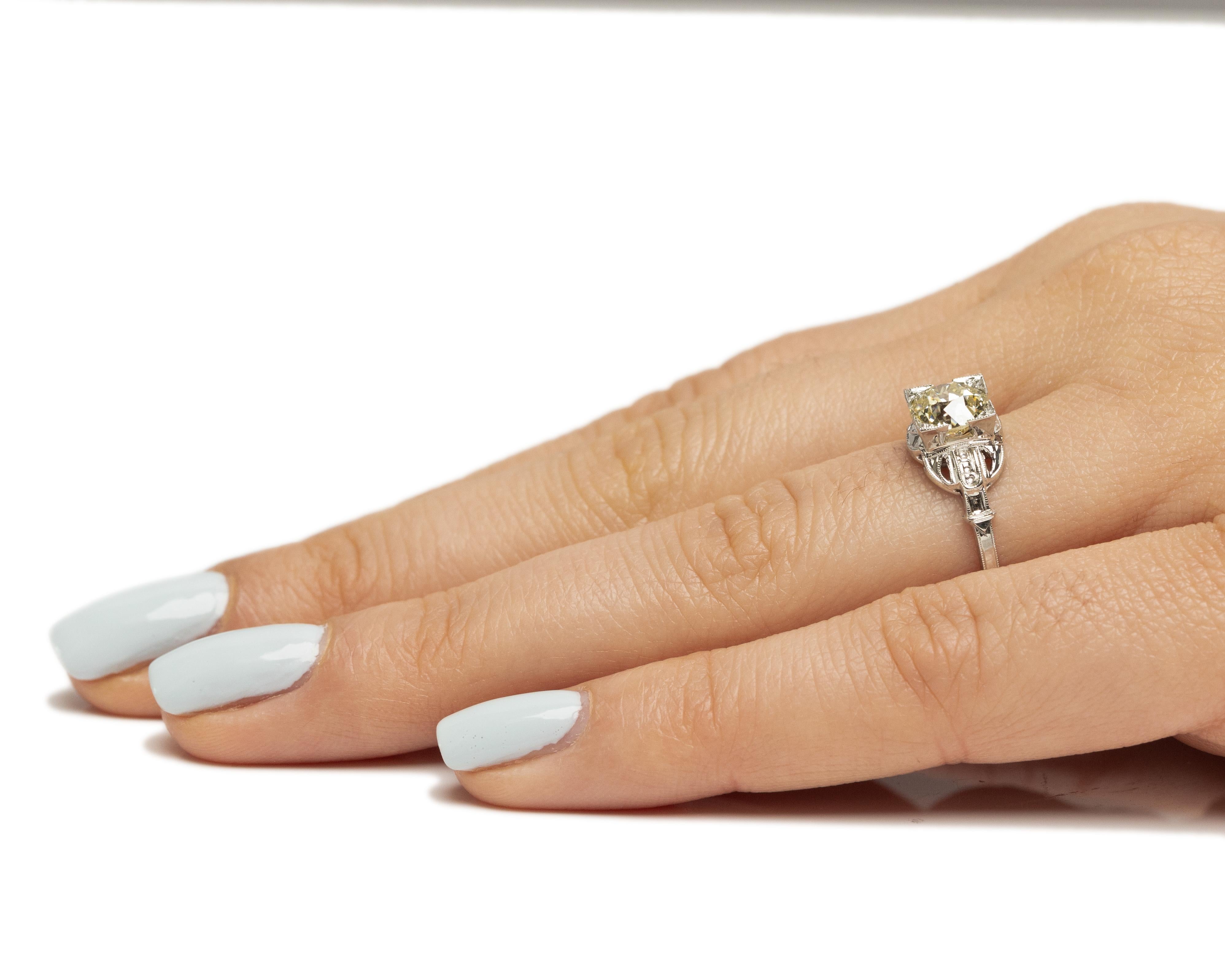1.40 Carat Art Deco Diamond 18 Karat White Gold Engagement Ring In Good Condition For Sale In Atlanta, GA