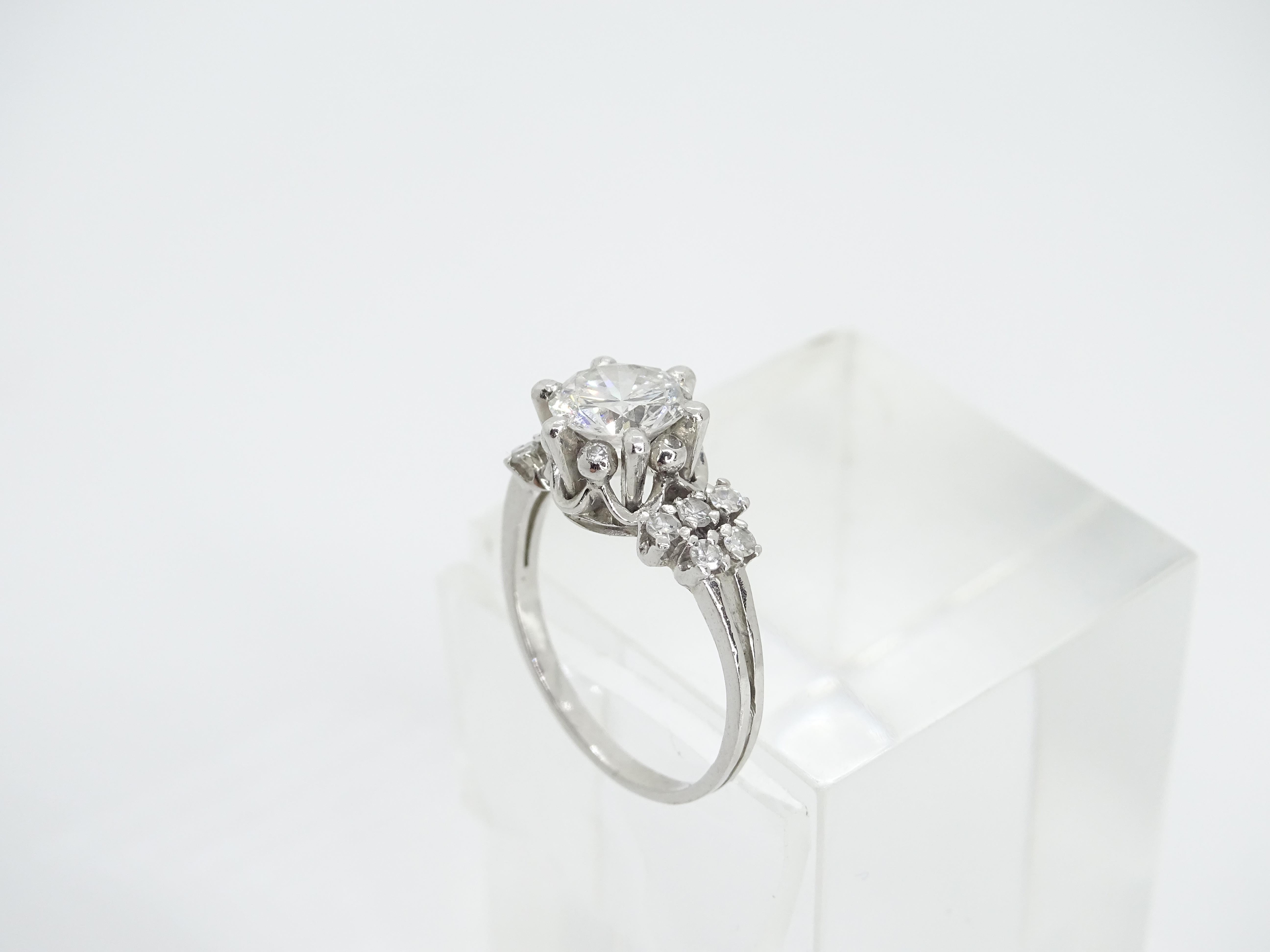 140 Carat, Art Deco Solitaire Ring Diamond and 16 Diamonds 025 Carat 5