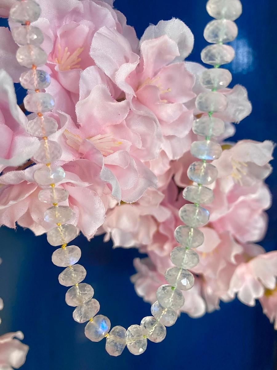 Genuine Rainbow Moonstone Beaded Gold Necklace In New Condition For Sale In GOES, NL