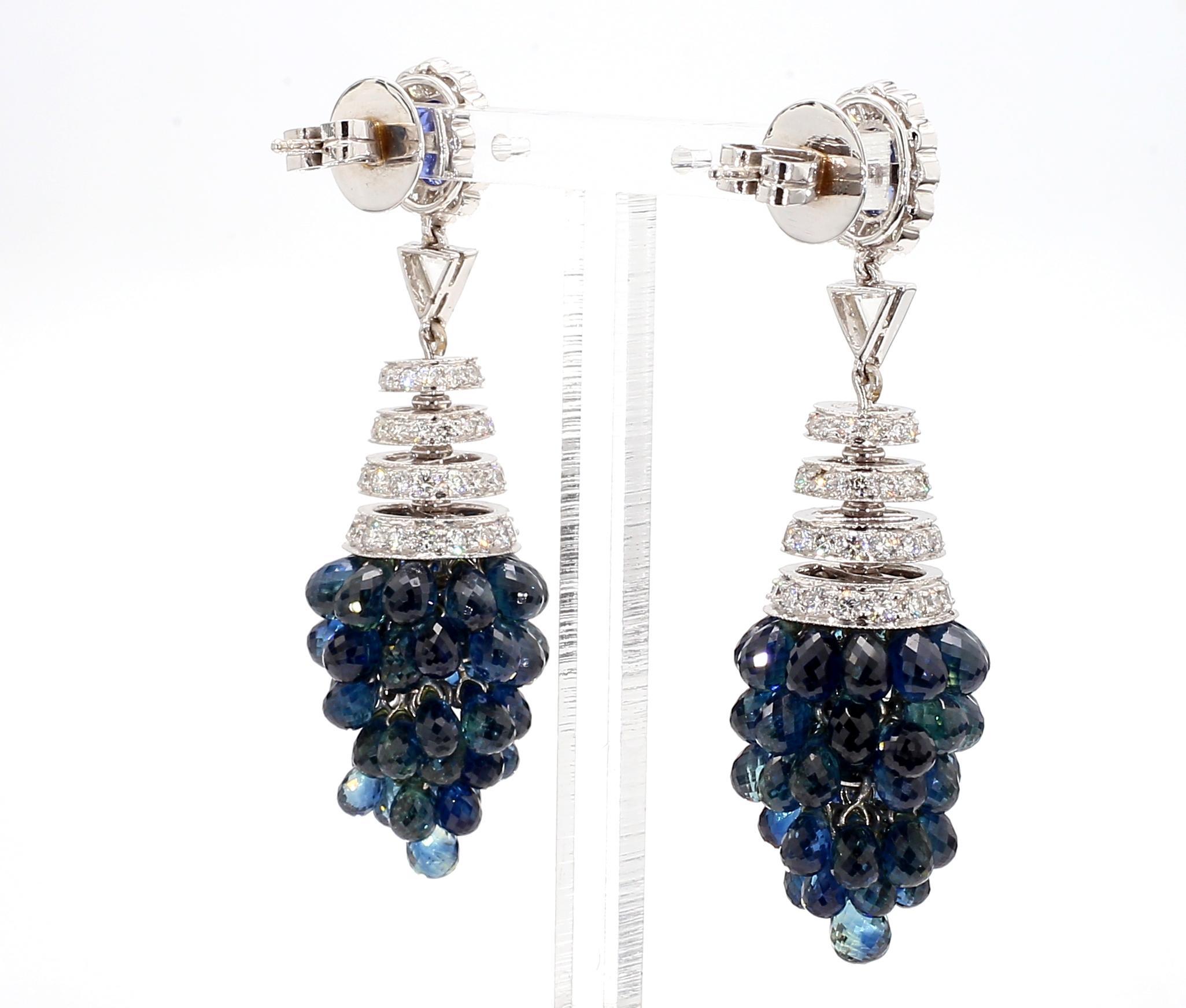 De las mujeres Pendientes de oro de 18 quilates con zafiro azul de 1,40 quilates y diamantes de 8,4 quilates en racimo en venta