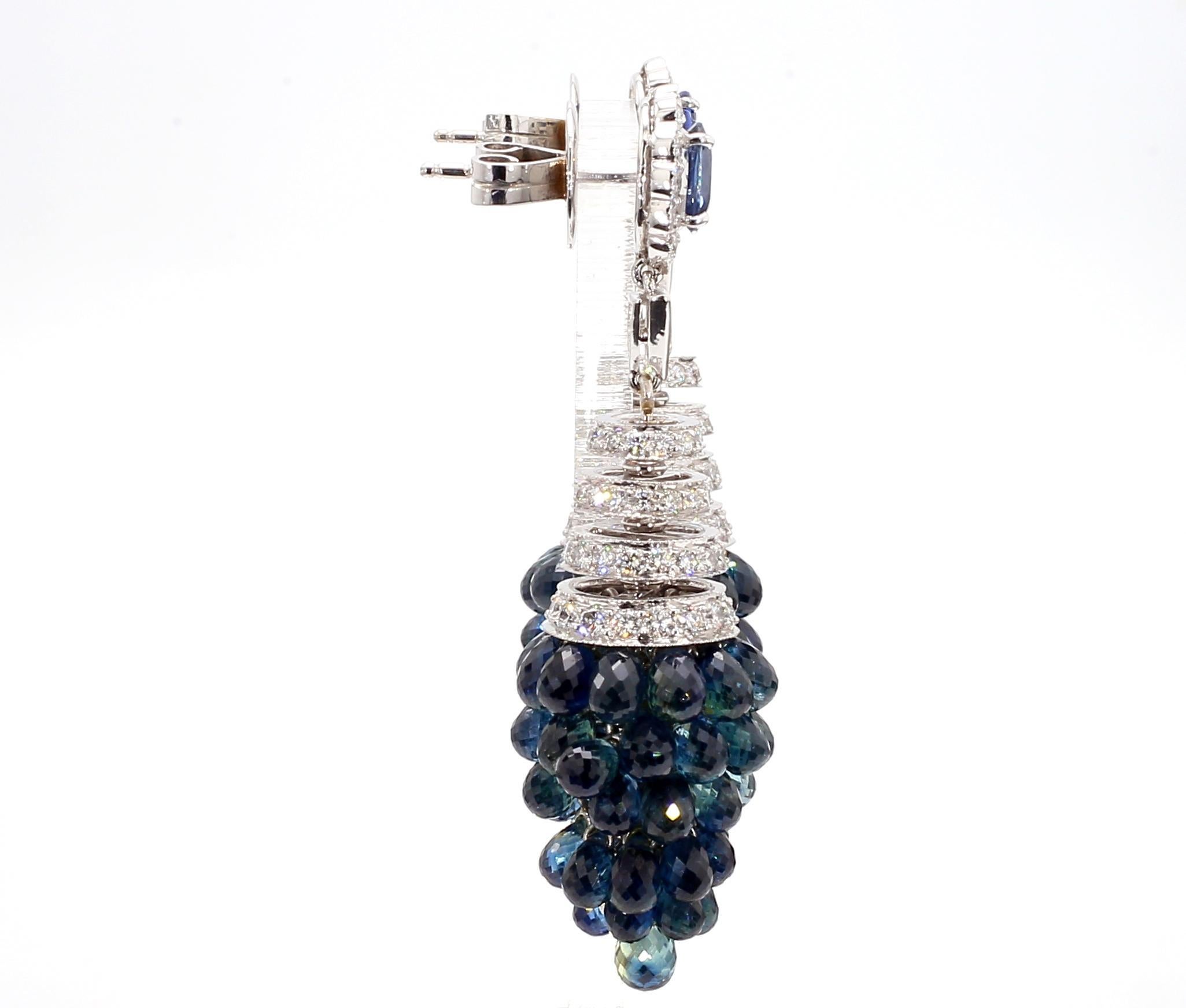 Pendientes de oro de 18 quilates con zafiro azul de 1,40 quilates y diamantes de 8,4 quilates en racimo en venta 1
